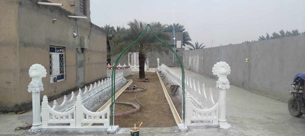عمل ديكورات لكافة الحدائق المنزلية والخارجيه تشمل لاينات ونقش حجر وشتل وثيل نضام السقي بالتقطير والمرشات قضاء الرفاعي للتواصل ***********
***********

