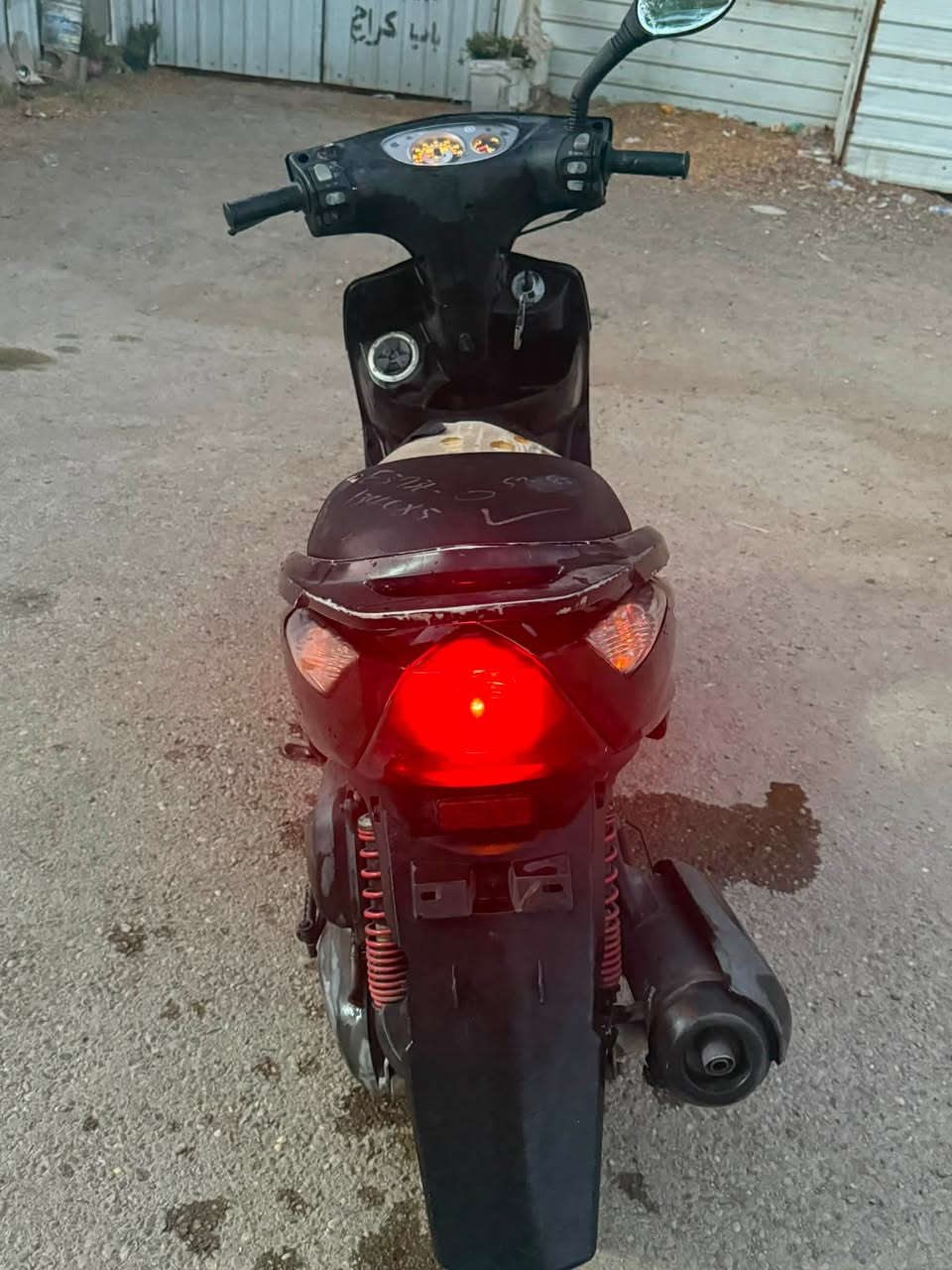 سلام عليكم دراجة نوب ثعلب كابريتة دراجة قبل فترة اخذتها من الرمبة من شارع فلسطين والمكاتبة موجودة محرك ما مفتوح ابد  تشغيلة سلف وشلعة قوية بيها السعر ٥٠٠ وبيها مجال بصيط مكاني بغداد كاضمية
التواصل *********** بي واتساب
