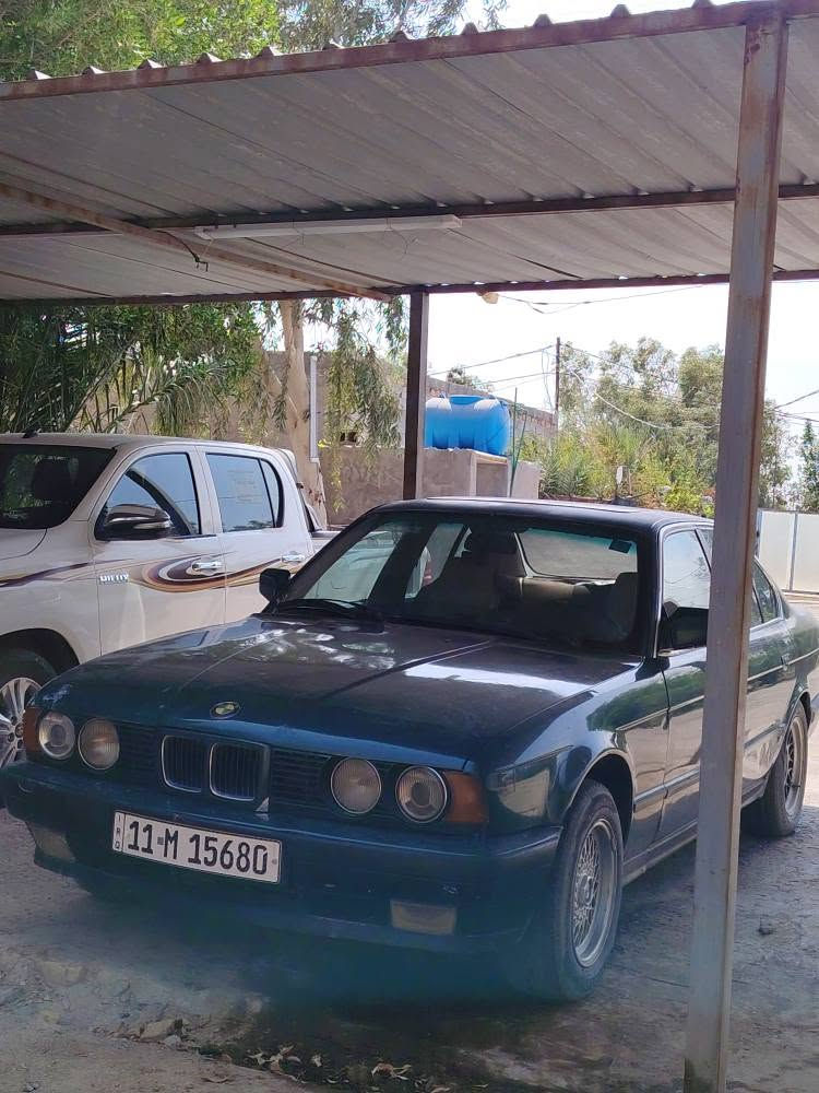 السلام عليكم عندي بي ام 525 مكينه 2500 نضيفه كير مكينه مكفولات سياره يرادلهه ترتيب مكاني ديوانيه بيع او مراوس السعر 38 وبيهه مجال
 *********** ديوانية, القادسية
