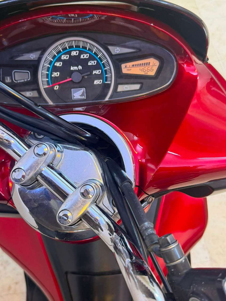 السلام عليكم دراجه pcx جيل الاول ياباني  مكينه 150  دراجه مكفوله كفاله عامه مال رمبه حساس ازدحام حساس ستان تتدفئة بل يدات لد أمام لد خلفي مكينه برغي ممفتوح بيه شلعه معدل فول مال جناي دراجه طتتعب تكول جديده على ايدي كتلوكات الرمبه بيه السعر مليون و550الف العنوان بغداد الكرخ الأتصال على الرقم *********** بغداد, العراق
