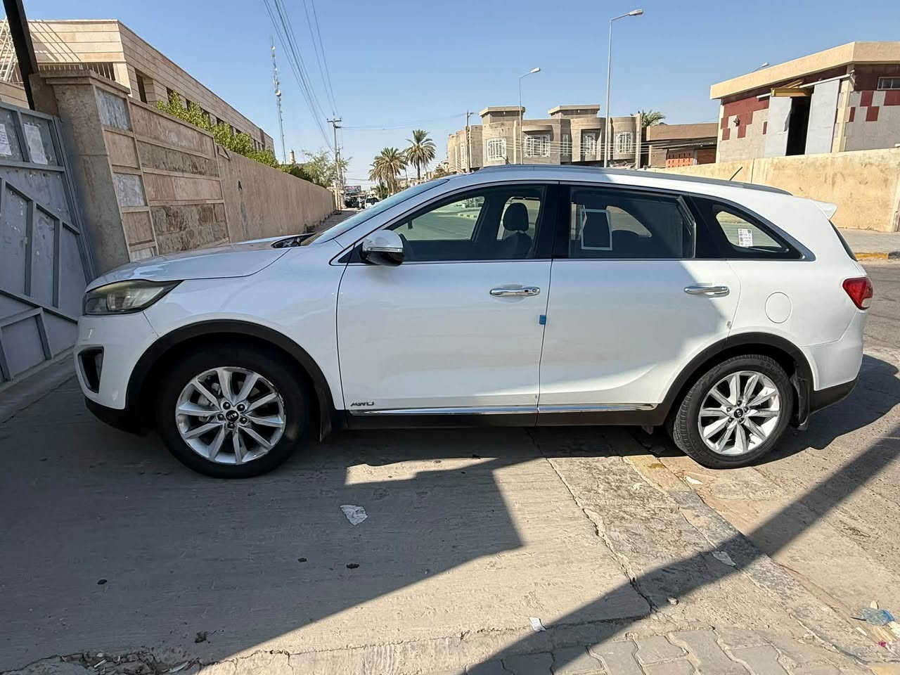 سورنتو موديل 16كويتي
فول موصفات جنطه كهربائيه
كشنات كهرباء
كشنات تدفئه وتبريد 
تبريد بيانوا 
ترحيب عند الاقتراب 
مري شفط 
حساس امامي خلفي 
6سلندر 7راكب 
3قطع تبريد 
مكفوله من الصبغ والتبديل 
*********** 
لسعر ١٨٥

