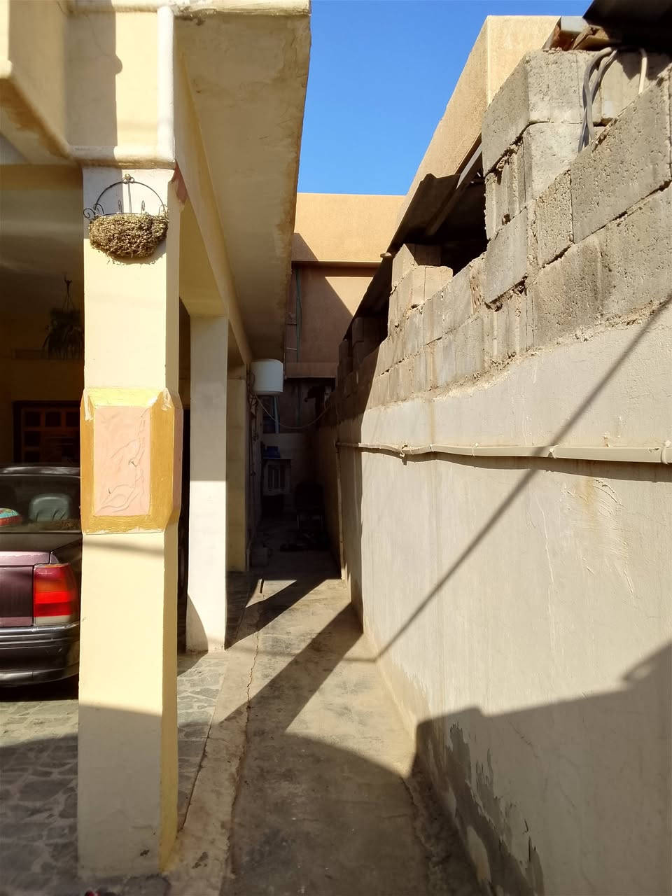 🏠 بيت للبيع حي نزال مساحه 375 الطابق الجوه ديوانيه غرفتين وصاله حمام داخلي ومطبخ 🏠 الط غرفتين وصاله نفس ما موضح بالصور وفيديو سعره 270  ***********
