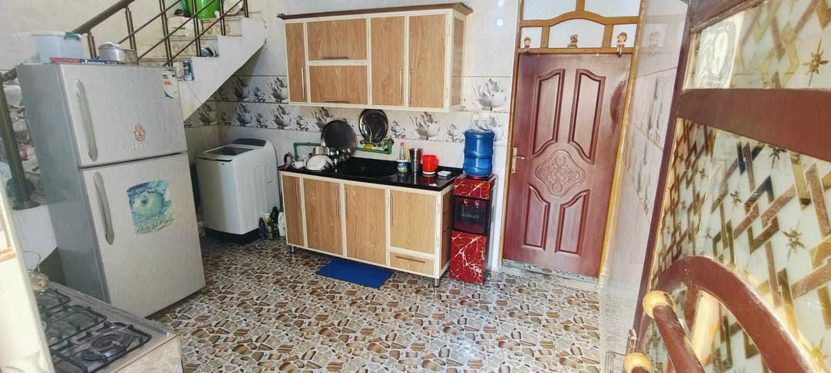 للايجار بيت مساحة 115
مقابل قرية الغدير قرب الشامل مول قريب على الشارع العام منطقه تبليط غرفه+صاله+مطبخ+صحيات+استقبال البيت جاهز من كلشي  بي وطني وخط مولد ونانو للانترنيت وكيزر  وماطور مي  ايجاره 275
***********
