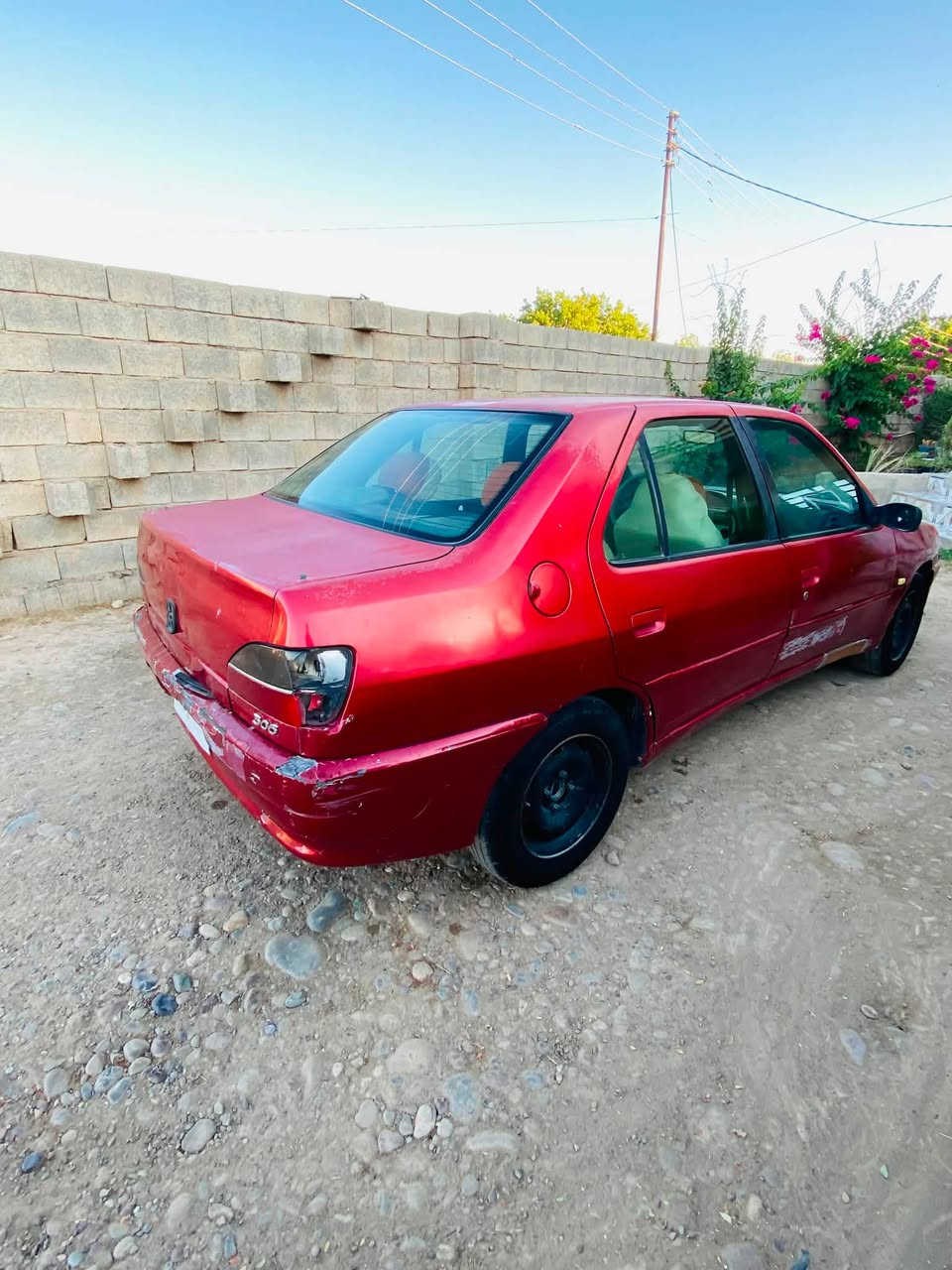 بيجو 306 للبيع  كير محرك شرط         تبريد شغال  تايرات نص عمر   السياره حره السعر. 27 وبيهه مجال  
***********
