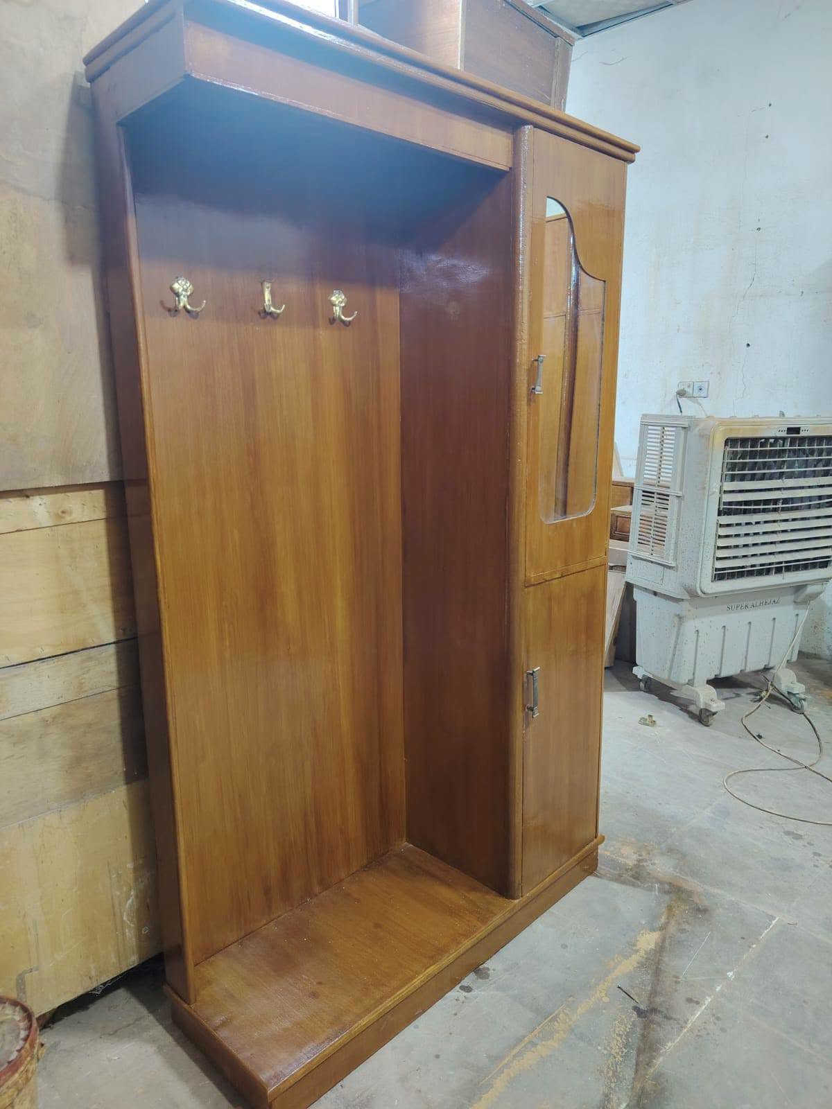 غرفة نجارة سعره 600وبيه مجال العنوان حلة ابو غرق
