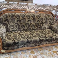 تخم • صالون • عليه مجال