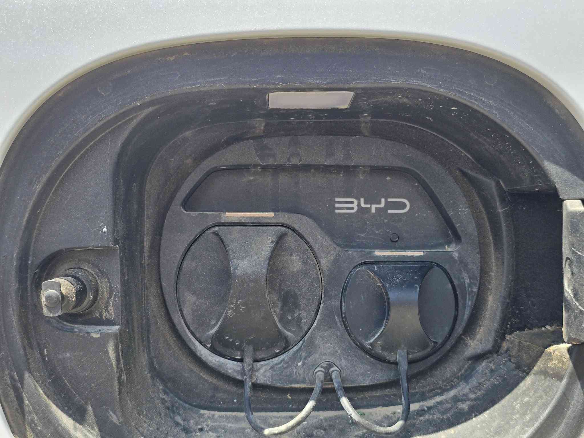 سلام عليكم
BYD QL 2025
المواصفات
2100 KM شحن وبانزين
بطاريه كبيره 120 KM بلشحنه الوحده
+شحن بطيء+ سريع تحديد مسار اوتو هود
 داش كام 5 كامرات محيطيه تصوير وتسجيل 24 ساعه
 بنوراما 8 حساسات قفل سرعه كشن كهرباء شاشه دواره برامج شاشه كامله استخدام شخصي اخذته زيره على ايدي مفول 3 مرات كفاله عامه  مرقم بغداد الموقع بغداد السعر 26 مليون والشراي يشلع عيوني للاستفسار *********** بي وتساب
