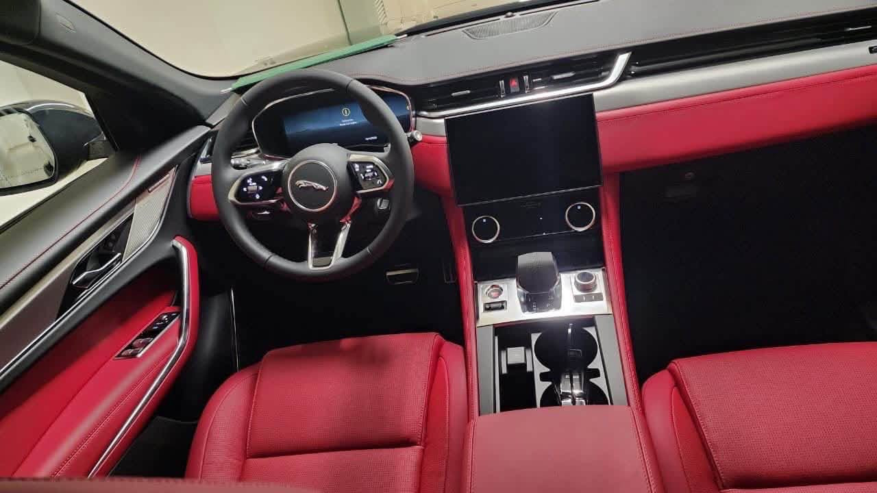 JAGUAR F PACE 🟥🟥
R Dynamic Se 
سيارة فول مواصفات 
فتحة سقف
رادرات حساسة 
تثبيت مسار
كامرات 360
نقطة عمياء
مري كهرباء 
تحكم عن بعد
وبعد بيهة مواصفات هواي و ميخلصن 
السيارة وارد خليجي وكالة سردار المنصور 
رقم السيارة بغداد 
السيارة داخلة الضمان فول سيرفس 
السعر جداً مناسب مقابل هيج سيارة 
38,000$
وبيهة مجال بسيط جداً 
للتواصل ***********
