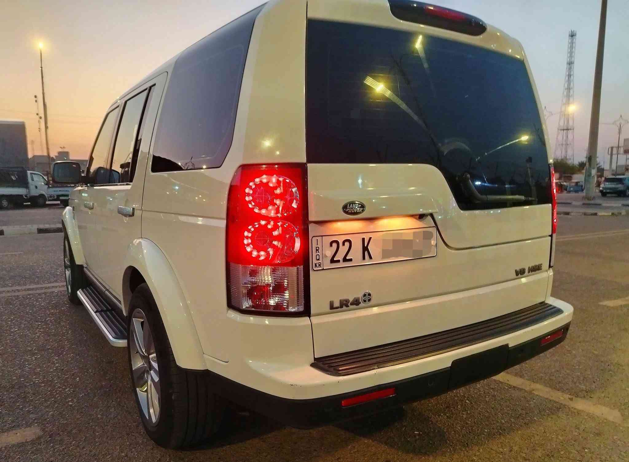 Land Rover Discovery 4 / LR4  2010 HSE
فول مواصفات / كفالة عامة وضع الشركة 
خليجي وكالة سردار / رقم وهزة جديد بإسمي 
_________________
للمعلومات الاتصال او المراسلة *********** واتساب
السعر :148$ قابل للتفاوض 
الماركة: Land Rover
الموديل: Discovery 4 / LR4
سنة الصنع: 2010
الفئة: HSE
نوع السيارة: SUV
عدد المقاعد: 7
نظام الدفع: دفع رباعي دائم 4×4
ناقل الحركة: أوتوماتيك 3 وضعيات 
عدد السرعات : 6 سرعات
نظام التوجيه: هيدروليكي
نظام التعليق: هوائي إلكتروني إمكانية رفع وخفض السيارة 
محرك :8 سلندر / 5.0cc بدون سوبر نظام حقن إلكتروني.
نظام Terrain Response.
وضع القيادة على الأسفلت.
وضع القيادة على الرمال.
وضع القيادة على الطين.
وضع القيادة على الصخور.
نظام التحكم بنزول المنحدرات Hill Descent Control.
نظام التحكم الإلكتروني بالجر.
نظام الثبات الإلكتروني.
نظام ABS مانع انغلاق الفرامل.
مساعد صعود المنحدرات.
نظام تعليق هوائي قابل لتغيير الارتفاع.
مقاعد جلد.
مقاعد أمامية كهربائية.
ذاكرة لمقعد السائق 
مكيف هواء أوتوماتيكي.
تحكم متعدد المناطق بالمكيف. 4 قطع
مثبت سرعة.
ستيرن كهربائي. 
نوافذ كهربائية.
مرايا كهربائية مع لد ترحيب
مرايا قابلة للطي كهربائياً
بصمة تشغيل
فتحة سقف 
سقف بانوراما 
إضاءة داخلية.
شاشة معلومات وترفيه.
نظام ملاحة.
خمسة كاميرات محيطية. 
حساسات اصطفاف محيطية. 
نظام صوت فاخر 17 سماعة. 
راديو.
مشغل CD.
مدخل AUX.
تحكم صوتي من المقود.
شاشة معلومات للسائق. 
مصابيح أمامية زينون. 
مصابيح ضباب زينون. 
إضاءة خلفية LED.
وسائد هوائية أمامية محيطية. 
نظام ABS.
نظام EBD.
نظام التحكم بالثبات الإلكتروني.
نظام مانع الانزلاق.
مثبت سرعة.
