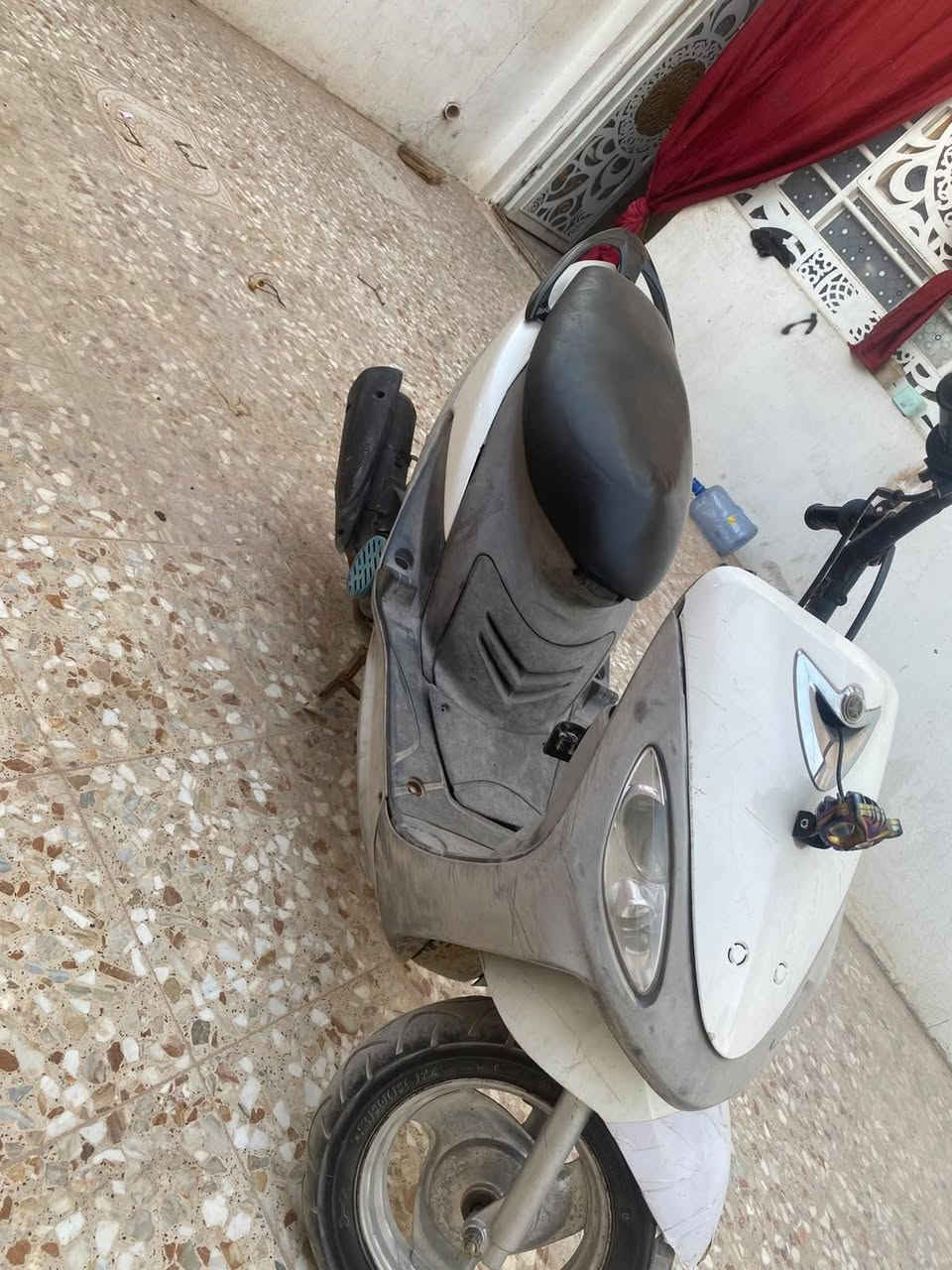 سلام عليكم دراجه ماكس لبيع نكره سلف كهربائيات كلها شغاله
دراجه ب400وبيها مجال كامله لدراجه ***********جي لنداء عمود 83
