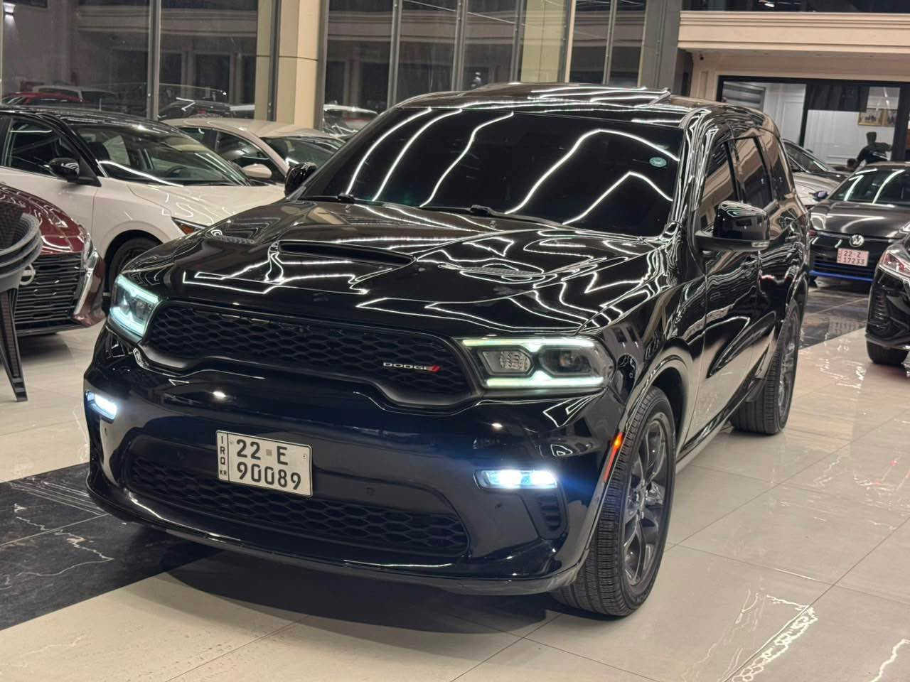 السلام عليكم دوج دورانكو موديل (٢٠٢٢) 
سعرها جوه سوك بلاش فقط (١٨٨)💸بيها مجال 
سيارة مواصفاتها VIP يحني RT PLUS 
محرك ٥.٧ مرغوب بسوك😈☠️
مواصفاتها فول فول ٧ راكب كشنات جلد،
كشنات تبريد تفدفيء شكنات خزن ستيرن كهرباي 
شاشة كبير سندوك شفت شفتات ستيرن تشغيل عن بعد يحني فول فول 💀💣😈
سيارة بيها صبغ راس فتعة صقف صبغ ول باقي كم قطع بيها احن ابيع مصبوغ حام بس دربالك 
بدون دواخل بدون ايرباك بدون شواصي بدون لغد بدون كلشي جاهزة كير محرك كفالة برغي مامفتوع ماشي ٦٨ الف مايل سيارة موجودة ب اربيل تعويل وكالة نفس اليوم *********** أربيل, العراق
