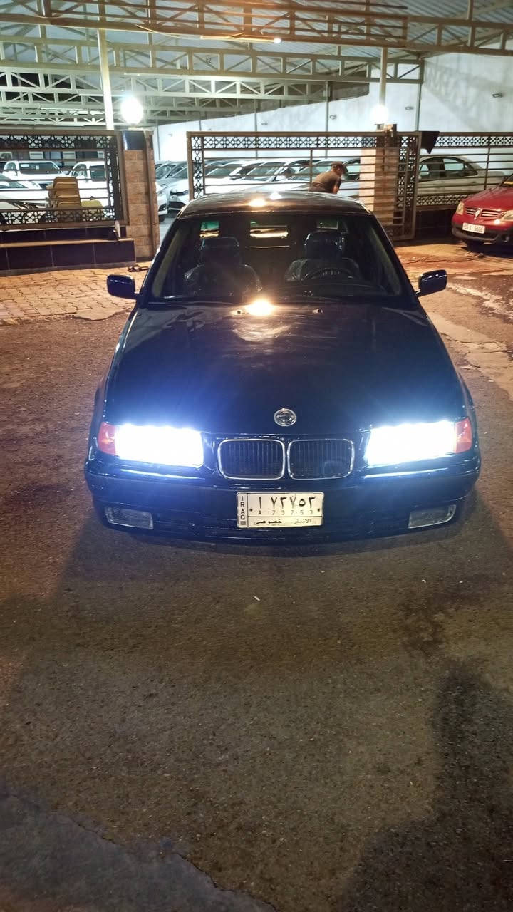 سلام عليكم للبيع او المراوس حسب القناعه BMWE36موديل 95 كير عادي 
معمره جديد صدر خلفي امامي جديد مكان السياره الانبار قضاء هيت وتساب ‏‪***********‬‏
