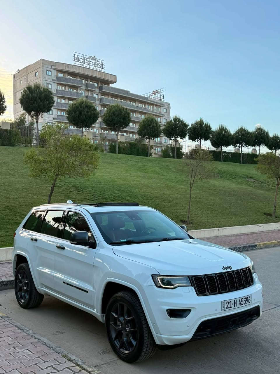 السلام  عليكم ورحمة الله وبركاته
‏‎‏‎       ——— لـلـبـيع  ——

جيب گراند شيروكي - Jeep Grand Cherokee

‏‎‏‎وراد خليجي .     —    بدون ايرباك 

‏‎‏‎الموديل           —    2021

فئة.                 —   80th استيراد شركة هارلم 

حجم المكينه   —     3600/ V6

‏‎‏‎اللون               —     ابيض     

‏‎‏‎المسافه المقطوعه — 96.000mi

‏‎‏‎حاله السياره.    —    ( كفاله عامه  ) (بدون صبغ بدون تبديل)

‏‎‏‎المواصفات 
‏‎‏‎- بصمة تشغيل 
‏‎‏‎- بصمة أبواب 
‏‎‏‎-تشغيل عن بعد 
‏‎‏‎-ترحيب عند الاقتراب 
-رادار امامي 
-رادار جانبي 
-رادار خلفي 
-تحديد مسار 
-تنبيه قبل الاصطدام 
‏‎‏‎-كشنات جلد 
-كشنات احمر مختمه 80th
- شاشه ديجتال 
-ستيرن كهربائي 
-اناره محيطيه 
-اشاره بالمرايه 
-حساس امامي خلفي 
-بردات خلفيه ‏‎
‏‎‏‎-شاشه كبيره تدعم نظام الأبل كار باي ونظام الاندرويد
-شاشه عداد ديجتال
-فتحت سقف بانوراما 
‏‎-دبل اكسل 
‏‎-اوتو ستوب
‏‎-وضعيات قياده 
‏‎‏‎-كشنات تدفئة ( اماميه - خلفيه ) 
-كشن السايق خزن ميمور
-كشنات اماميه تبريد 
-ستيرن تدفئة
‏‎‏‎- ستيرن بحركه كهربائيه 
‏‎‏‎- تبريد مركزي 
‏‎‏‎- بگ لايت LED 
‏‎-صندوق كهربائي 
‏‎‏‎-كرسي السايق والراكب بحركة كهربائيه 
‏‎‏‎-تحكم ستيرن جهتين 
‏‎‏‎-تحديد سرعه 
‏‎‏‎-مانع انزلاق 
‏‎‏‎-ليد نهاري
‏‎‏‎-كامره خلفيه دواره 
‏‎‏‎باقي المواصفات المعروفه 

‏‎‏‎السعر            — اكتب تم ويوصلك السعر  مباشر 

‏‎‏‎رقم السياره    — السليمانيه   

‏‎‏‎موقع  السياره — السليمانية 

‏‎‏‎للأستفسار.     — *********** - ***********
