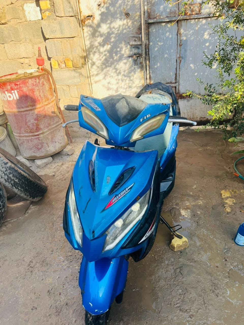 السلام عليكم دراجة جامبو الدراجة زينة كهربائياتهة كاملة لايتات اشاير سلف شغالة بس هندر ما بيهة الدراجة مجفتة جديد السعر 175وبيهة مجال قليل متواجد خاص ***********
