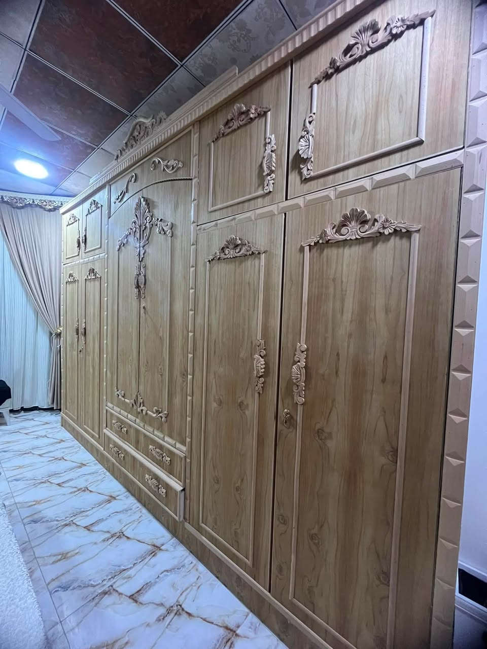 السلام عليكم غرفة نوم جديده  سته ملحق بعد ما مصبوغه الغرفه جديد التواصل علئ هذا الرقم ***********.للتواصل عل وتساب
