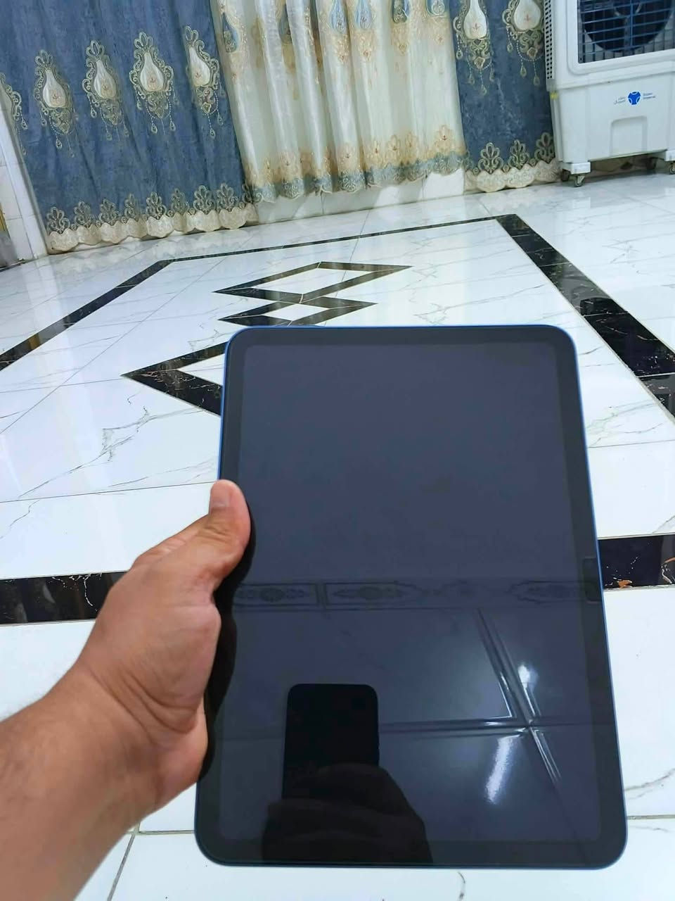 السلام عليكم 
ايباد 10 ذاكرة 256 
استخدام دراسة ما طالب 
نضيف جداً  الجهاز مع كفر فقط 
السعر 425 وبي مجال قليل 
واتس ***********
