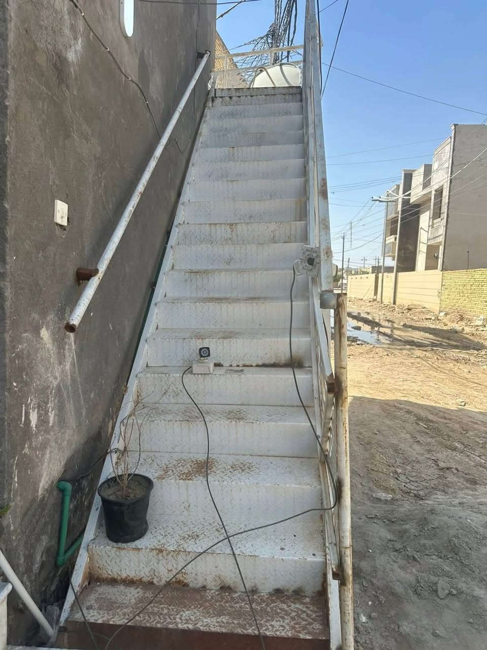 درج حديد • أبيض • ٦ بايه