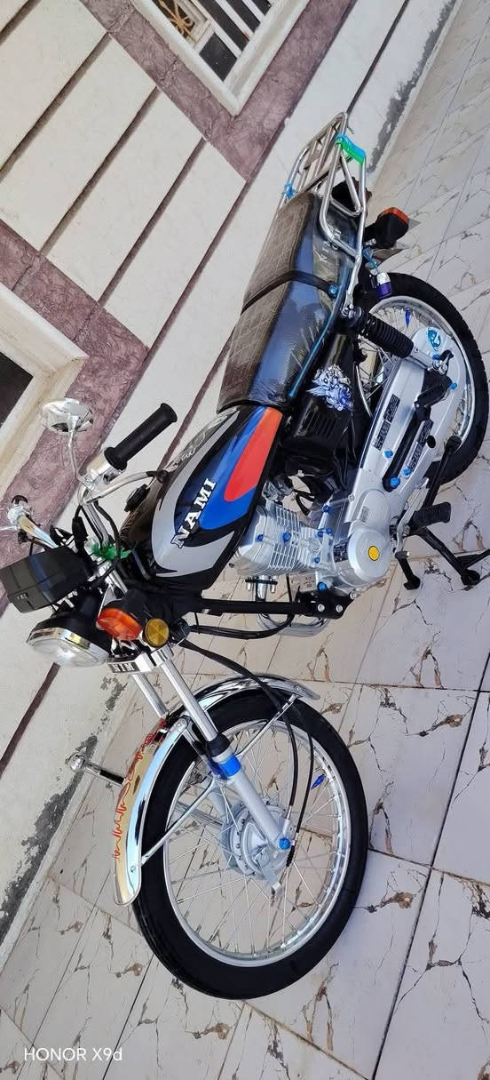 السلام عليكم دراجه للبيع 2026دراجه مفوله وضع شركه ماشيه1600 نامه شبه شلامجه اتصل ***********السعر 800وبيها مجال
