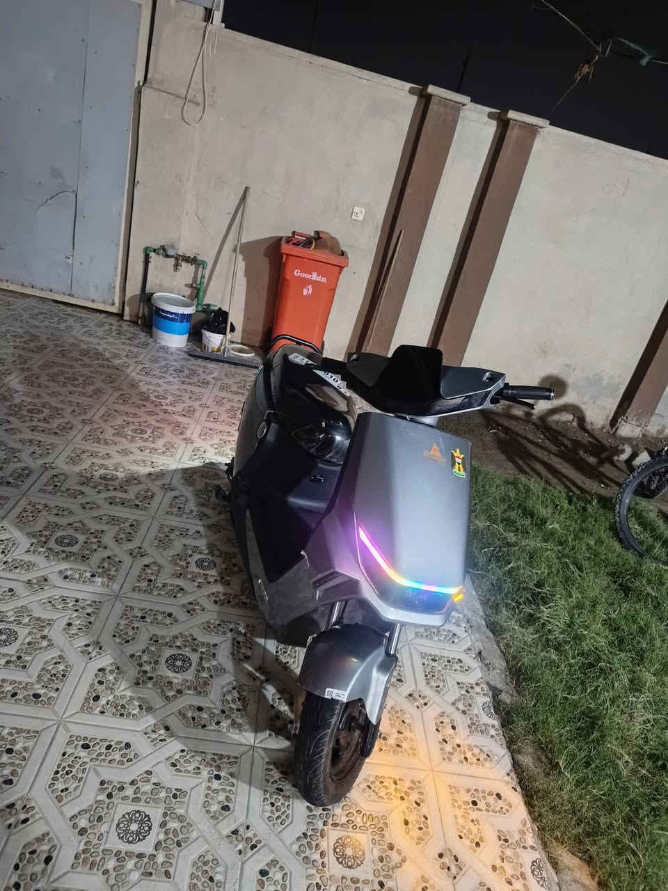 السلام عليكم دراجه شحن للبيع او لمراوس بعدها على وضع الشركه لا مدعومه ولا كالبه دراجه نضيفه على ايد وحده  بطاريات شرط ملف شرط عقل شرط فول موصفات
... السلام عليكم دراجه شحن للبيع او لمراوس بعدها على وضع الشركه لا مدعومه ولا كالبه دراجه نضيفه على ايد وحده  بطاريات شرط ملف شرط عقل شرط فول موصفات 

لايت عالي 
لايت ناصي  رماش 
اشاره يمين يسار 
بي نضام p بارك 
بي نضام R بك الرجوع للخلف 
مثبت سرعه 
شاحنتها الاصليه موجوده 
السعر 490 وبيها مجال للطيبين 
للتواصل  ‏‪***********‬‏بي واتساب او خاص
