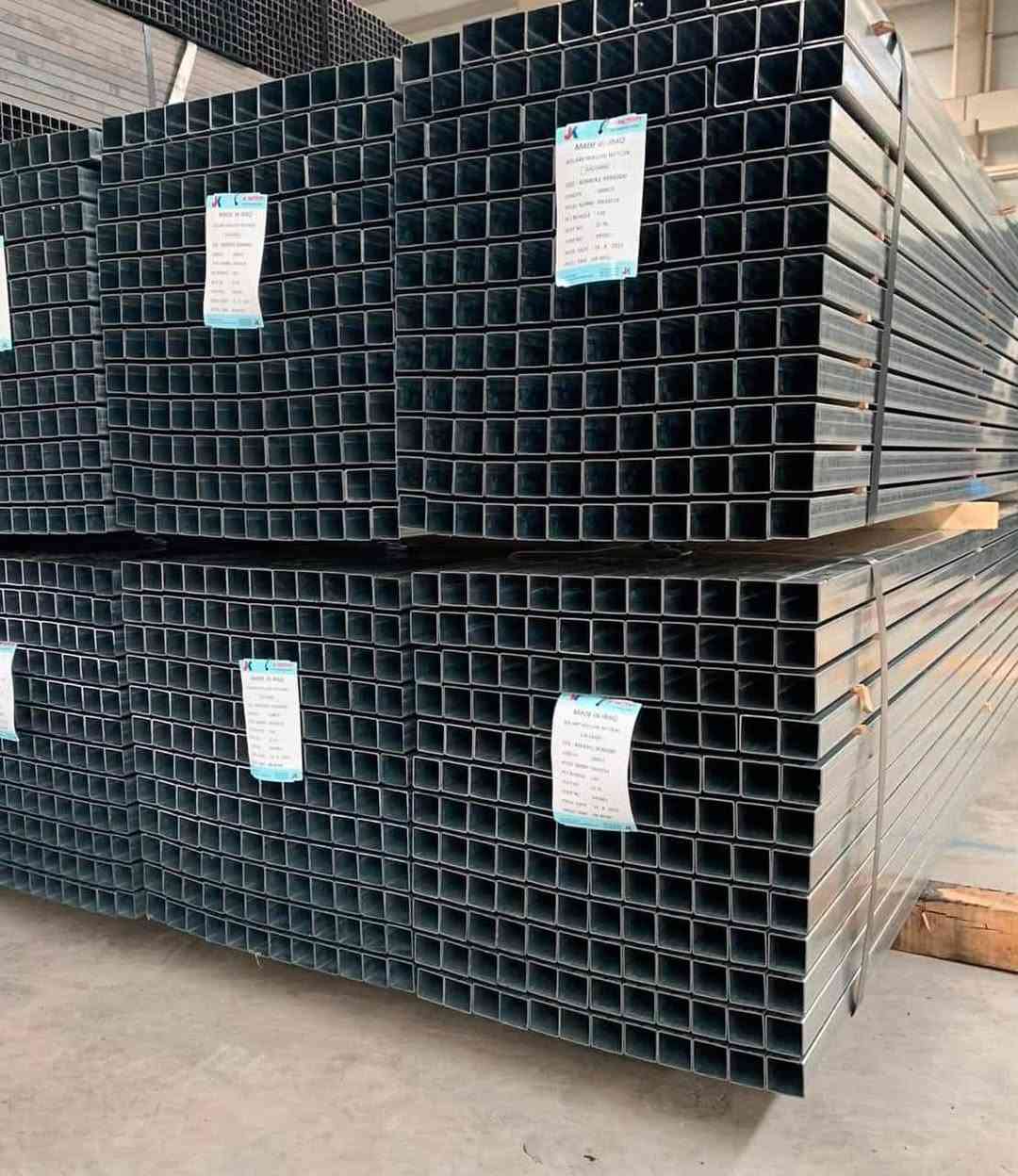 🔥🔥 فرصة ذهبية لأصحاب المشاريع والشركات الهندسية وأهل الاختصاص! 🔥🔥
إلى كل المهندسين، المقاولين، وأصحاب المشاريع العمرانية وأصحاب الطاقة الشمسية في عموم العراق..

شركة "السجاد" بإدارة (سيف وسجاد) توفر لكم الحديد المغلون الأصلي وبأعلى مواصفات الجودة العالمية لتنفيذ مشاريعكم بأفضل كفاءة وأقل تكلفة!

🛡️ موادنا الأساسية وتطبيقاتها:

 البي آر سي (BRC): القوة والصلابة المثالية لصب الأرضيات، المسلحين، والأساسات بأعلى معايير المتانة.

 الزاوية (الأركان): لدعم الهياكل المعدنية والإنشائية بدقة وثبات تام.

 الميكانو: الحل الأمثل والحديث  وتثبيت الهياكل بدقة واحترافية عالية.

 خاص لأصحاب الطاقة الشمسية: أفضل الهياكل والحديد المجلفن المقاوم للعوامل الجوية لتثبيت الألواح بأمان تام وموثوقية عالية تدوم طويلاً.

📍 عنواننا:

بغداد - الشيخ عمر - شارع السباع - مقابل عمارة الجدة.

🚚 خدمة التوصيل:

يتوفر توصيل سريع وآمن إلى كافة محافظات العراق الحبيب!

📞 لطلب المواد والاستفسار (اتصل الآن أو راسلنا عبر الواتساب):

 ***********

 ***********

✨ "السجاد" .. عنوان الجودة والمتانة في عالم تجارة الحديد! ✨
