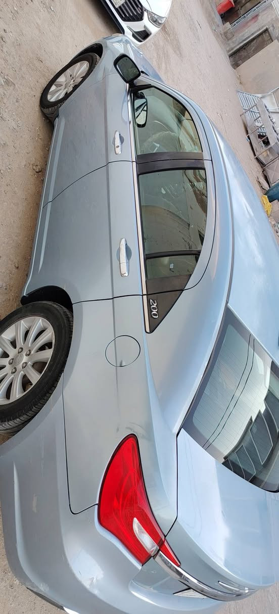 كلايزر C200 موديل 2014 محرك 6 سلندر جديد ومكفول  حدادية وره وكدام جديده تخم تاير ماشية 118 حقيقي مكفوله عدا جاملغ الخلفي الايمن صبغ قليل والدوسه سيارة نضيفة كلش تحويل اي وقت سعر 96 وبيها مجال بيع او مراوس *********** واتساب
