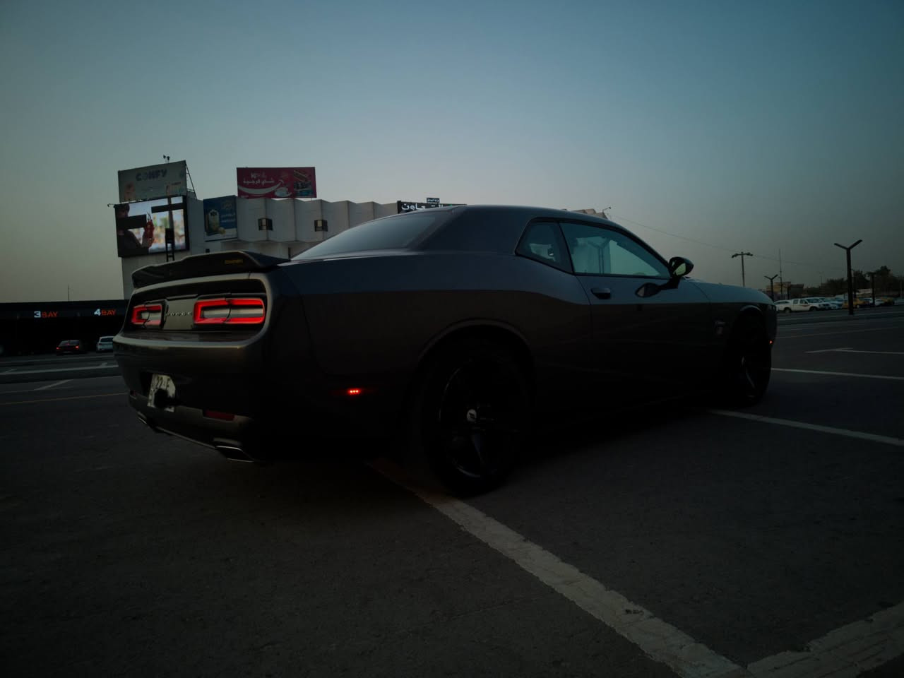 تحيه طيبه
2020 Dodge Challenger, Sxt
للبيع ماشيه حاليه 64
الضرر موضح بالصور 
ومصلحه تصليح درجه اولى بحيث تجي تشوف بعينك ماكو اي اثر للضرر 
ايرباك فقط برده 
الدركه والداشبول سليم 
المواصفات ستاندر 
رقمه شمالي اربيل 
السعر 15.000
يعني 150ورقه 
للاتصال ***********
