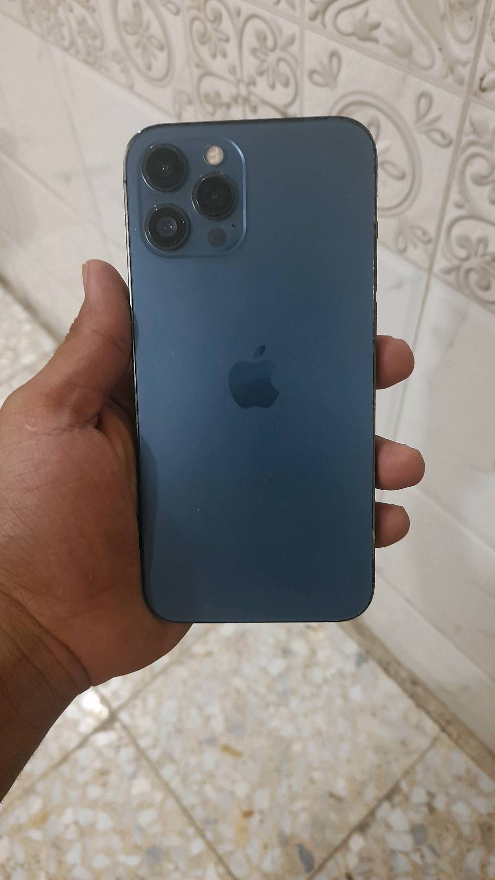 آيفون ١٢ • ٢٥٦ • بطارية ٨٧