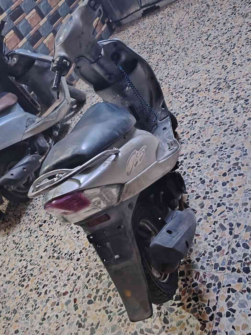 سلام عليكم دراجه ماكس منغولي سرعتها ١٢٠ البيع شغاله سلف وهندر مكينه ناعمه شلعه معدل قوي كهربايات كلها شغاله قفل ستيرن  قفل جنطه كلها شغاله    ملاحضه سلف  وكابريتر بلاد    المكان بغداد حي الكوفه *********** شراي خابر واني بخدمته سعرها 475 بيها مجال بصيط

