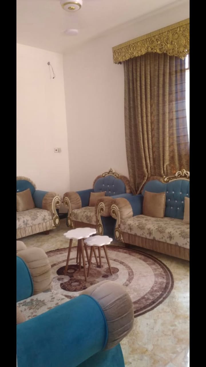 السلام عليكم بيت للبيع التنومه الصالحيه قرب مدارس ريف الزاهر  المساحه ١٥٠ متر طابقين الرقم الاتصال بيه ***********
