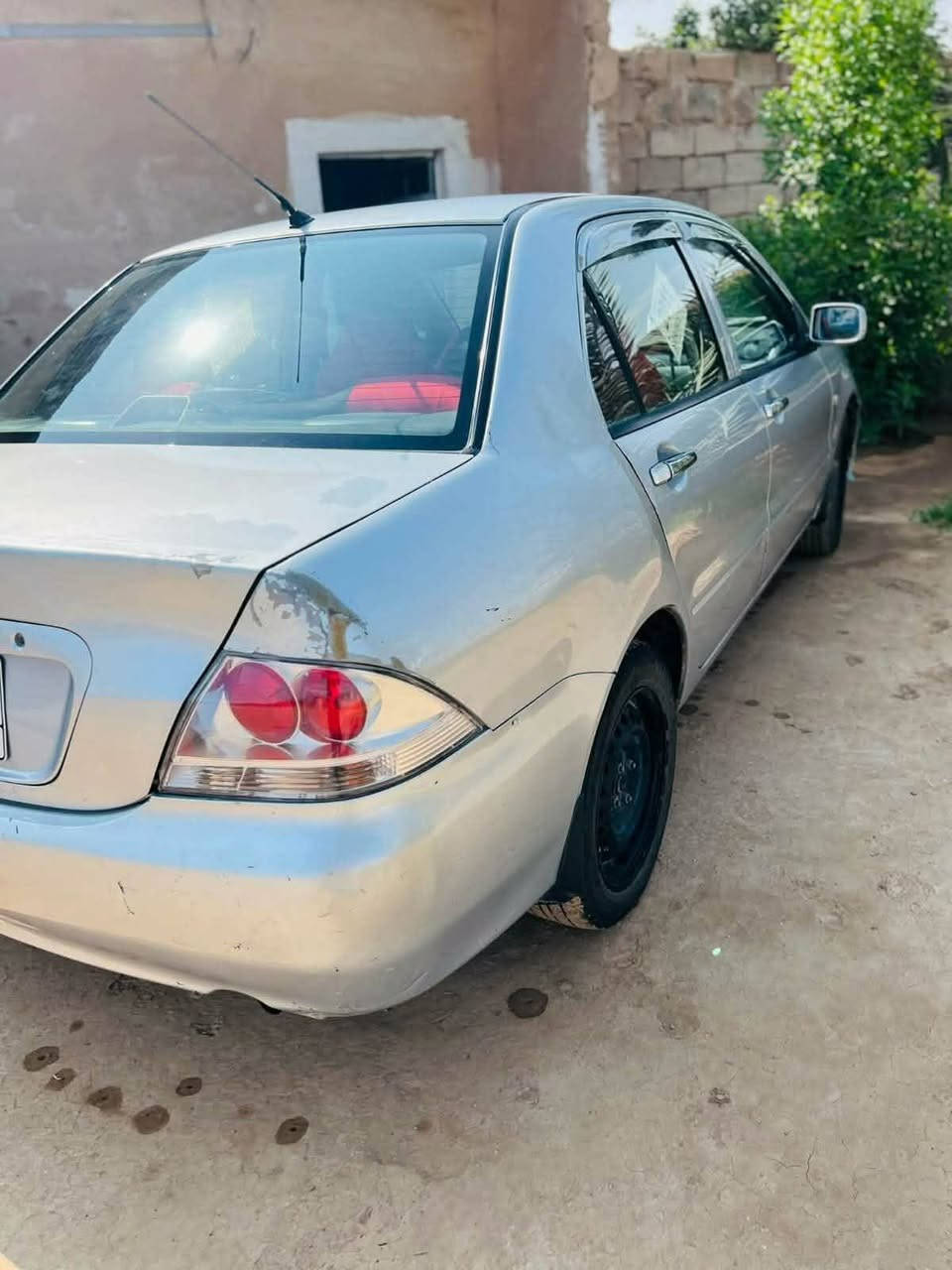 لانسر ٢٠١١ رقم بغداد بسمي بلادي بدون صبغ السعر ٧٥ وبيه مجال مكلف بنشر لأحد يراسلني خابر صاحبه ***********
