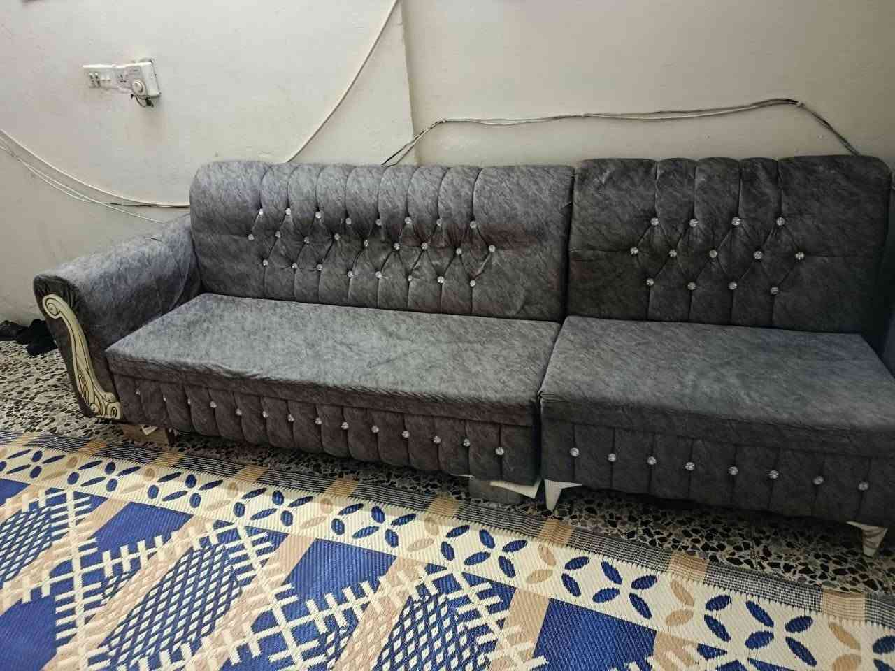 سلام عليكم من رخصت مدير الكروب اريد ابيع هذا الديوان السعر 100الف مستعجلة عليه 
للإستفسار مراسلة  هذا الرقم وتساب ***********
