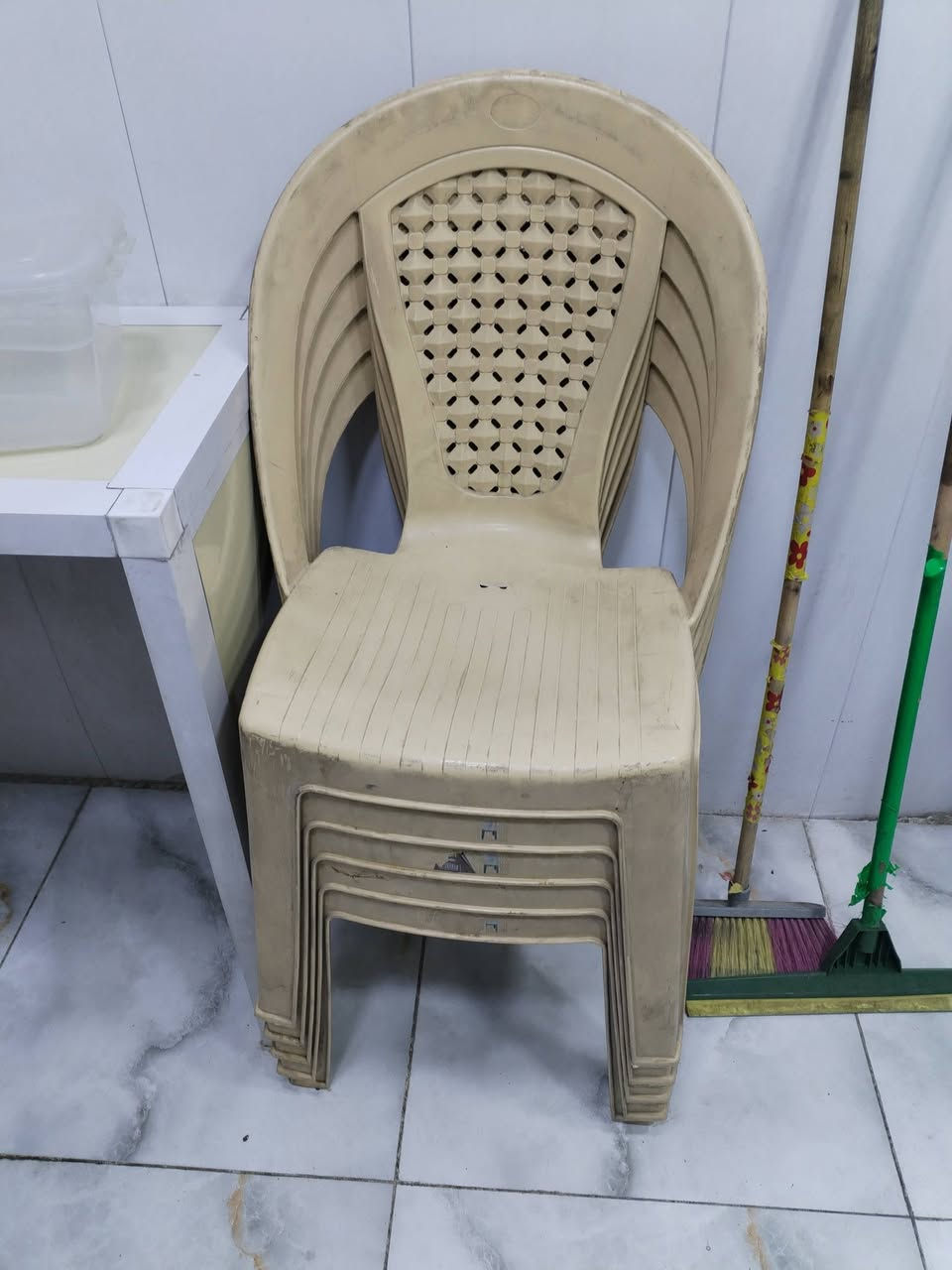 السلام عليكم للبيع غراض مستعملة نضيفات جدا ستخدام قليل للستفسار هذا رقمي***********
