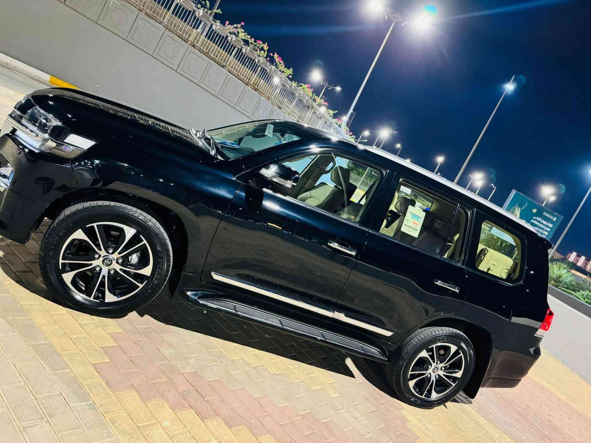 الاند كروز 2021 خليجي فطيم اصل

كفاله عامه مغلفه PPF امريكي ابو ضمان 

كير ومكينه كفاله       4.600.   V8 

بيها رصعه صغيره بل باب مسحوبه مقدار اصبع اباهام فقط 

ماشيه 98 km حقيقي 

سياره ع وضع شركه كلش جديده 

تجي تفحص وتتاكد من صحه الكلام 

سعر 520. بيها مجال 
مكانها الرمادي 
***********
