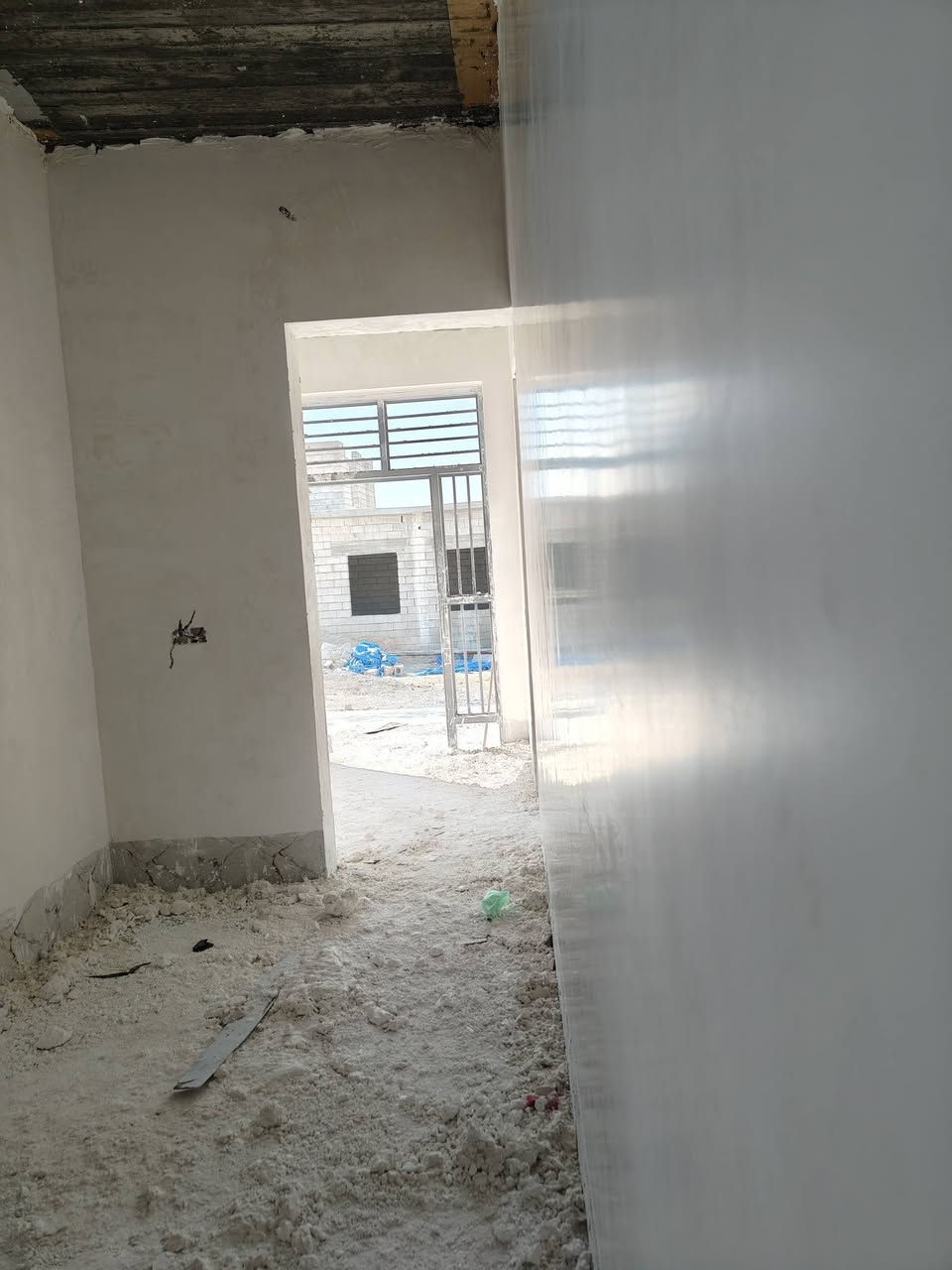 كادر لبخ جص من الموصل سعر متر ب 3 مصرف علينه شرط مساطر حايط جام
وين تريد شوف شغلي حاضر خابر ودلل وما يكون خاطرك الى طيب اسطوات 5 عمال 5 رقم ***********
