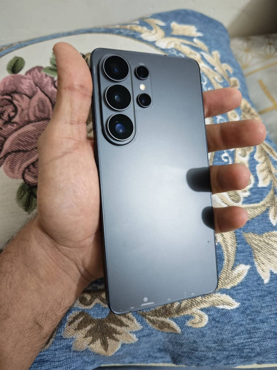 s26 ultra
اس 26 الترا 
استخدم قليل نظافة 1000 كامل محتويات مع تغليف للظهر لون اسود مع شاحنه ذاكرة 256
السعر 1275
بغداد 
***********
