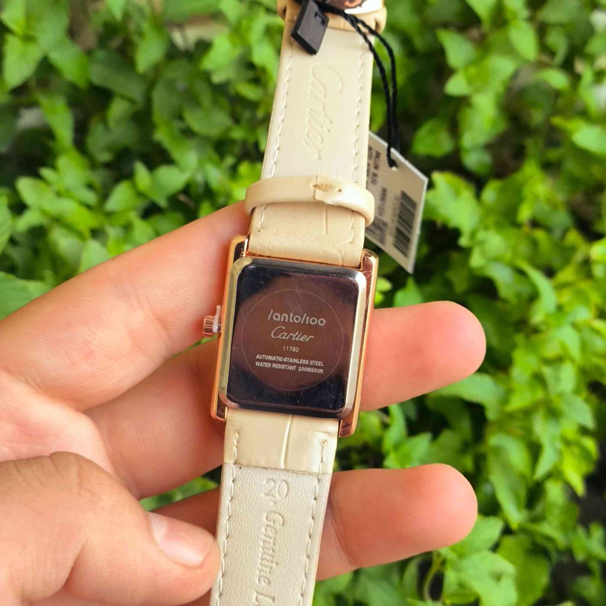 ساعة كلاسيكية بلون بيجي واسود⌚
ساعة كارتير 
خامات التصنيع سل ستيل والسوار جلد مخيط 
المميزات: مقاومة للماء بمدى ١٠٠ متر 
حجز مسبق عليها حتى تدخل قرعة للربح 50 الف — 25 الف 

(ساعة + كارتون + هدية +تدخل سحبه على أربع فائزين كل هذا فقط 10 آلاف دينار )
 يوجد توصيل لجميع محافظات العراق فقط بـ 5 آلاف دينار  

للتواصل :*********** واتساب
