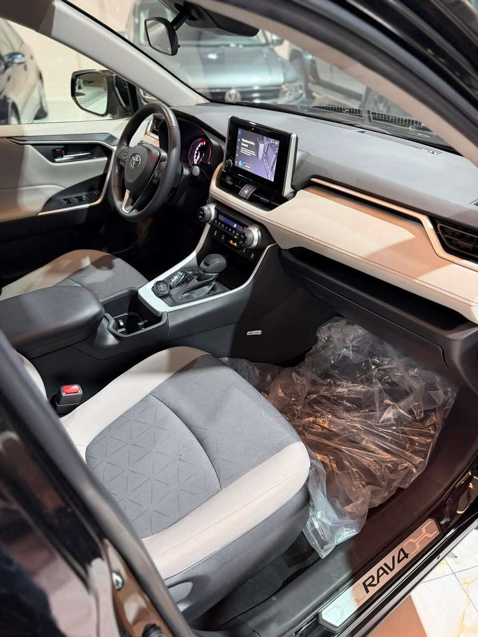 🔥 Toyota RAV4 XLE 2023 للبيع 🔥
🚘 المواصفات:
• XLE
• بصمة وتشغيل زر
• باب خلفي كهربائي
• رادار
• جملغ صبغ و ربع بونيد
• إيرباگ ستيرن سيستم

• السيارة نظيفة وجاهزة

💰 السعر: 218 ورقة — مجال بسيط

📍 العنوان: دهوك

📞 استفسار كورك: ***********
📱 واتساب: ***********

🔥 للجادين فقط.
