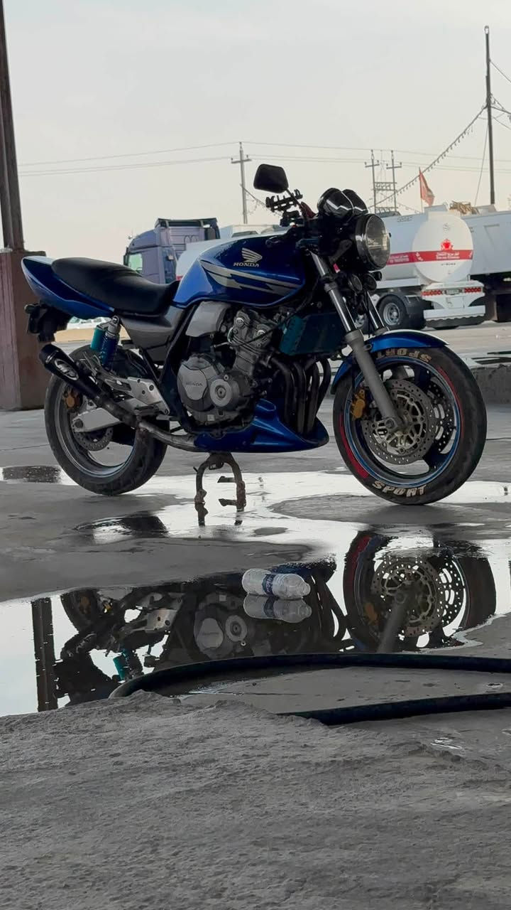 يا الله...الحلال للبيع cb400 نوزل رياضي عالاخر 2008 فول نضافة  ( رقم وسنوية بأسمي ) مكفول كير ومكينة عنواني ديوانية ***********
