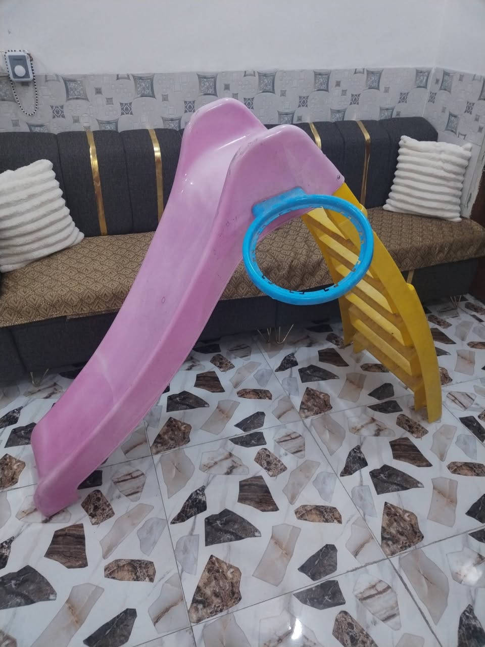 غراض للبيع قيم وخذ ***********
