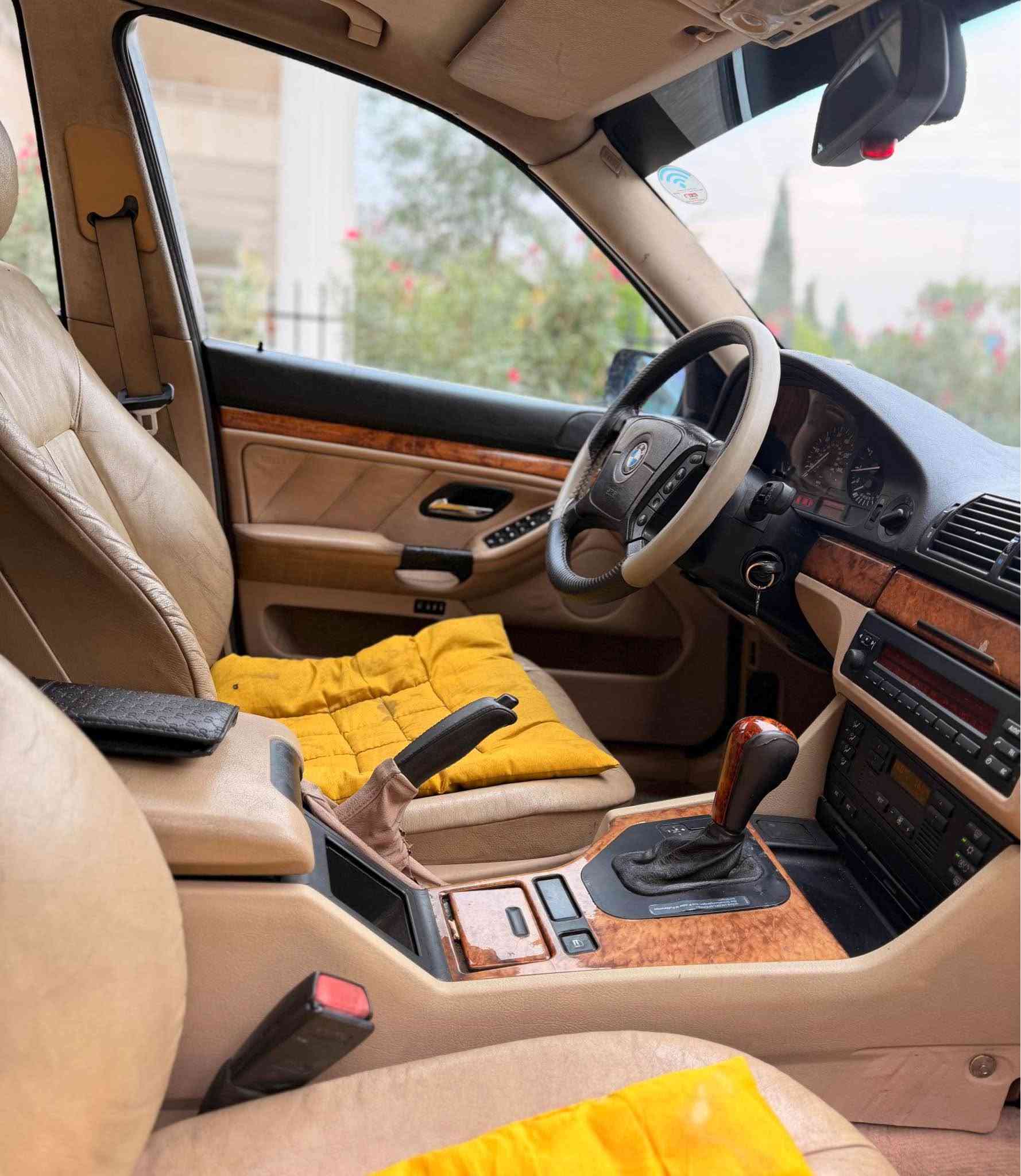 بي ام دبليو ٥٢٥ • اوتوماتيك • ٢٠٠١