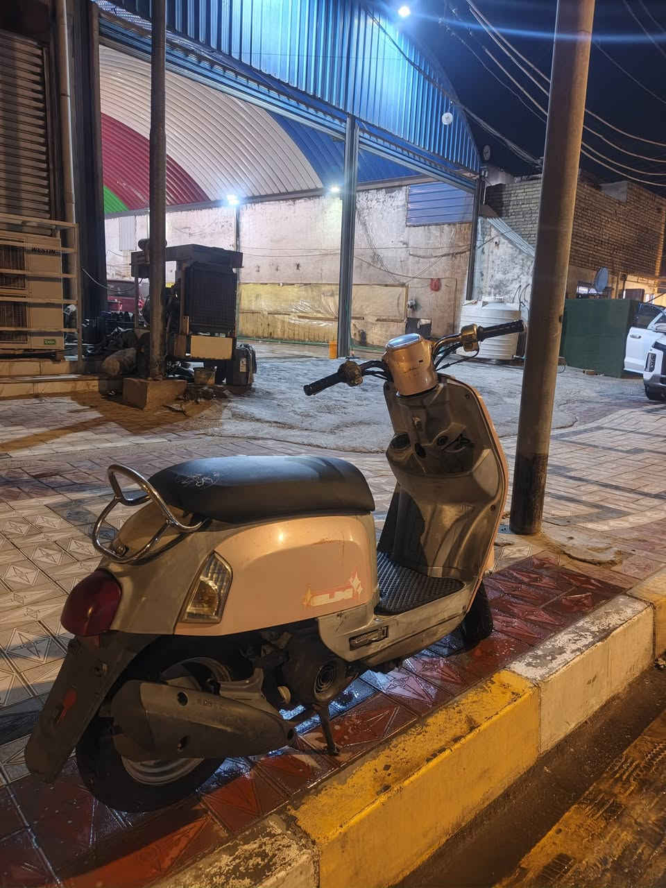بوليس • ما مفتوحه • ١٥٠