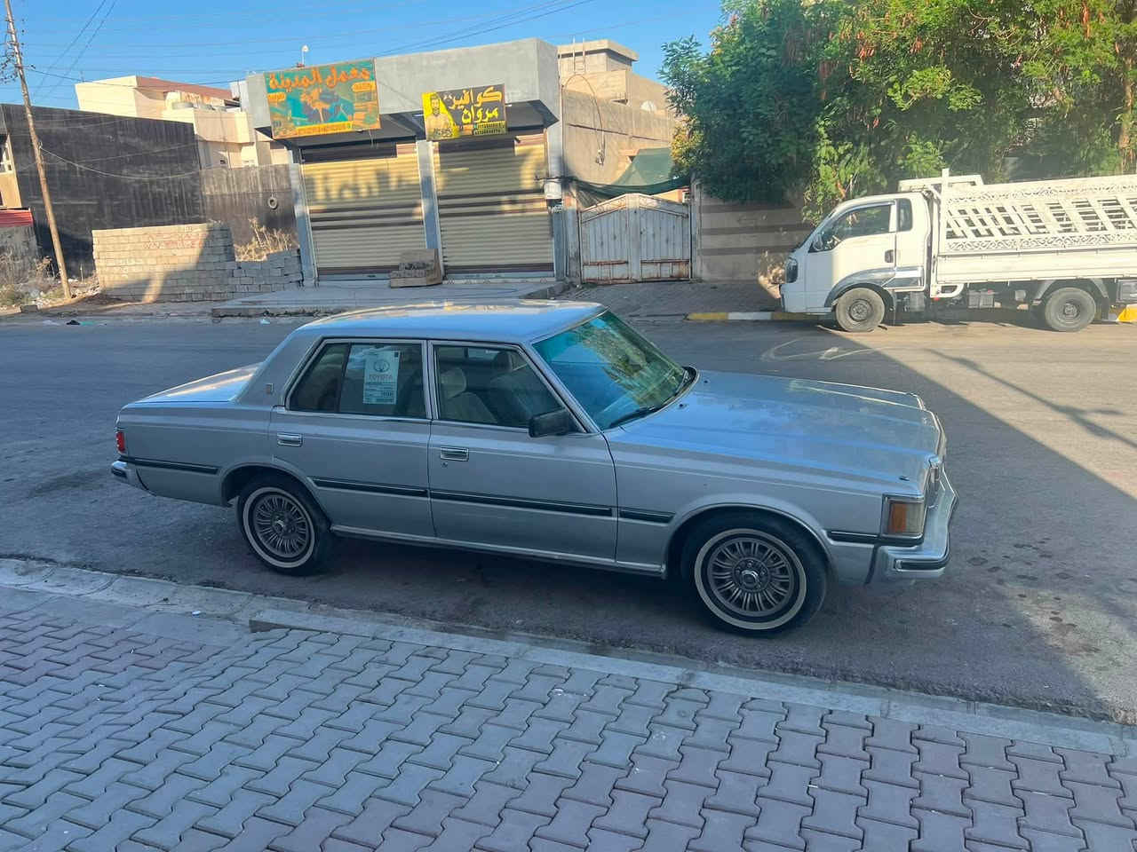 تويوتا سوبر 1982
صبغ عام للجمالية 
مكينة بطة ستة سلندر گير عادي
تبريد وتدفئة شغال 
ضربة بسيطة بخلفية السيارة
الجامات السايق والسكن ينزلن ويصعدن كهربائي وما بيهن مشكلة ، عدا الوره يحتاجلهن تصليح .
الراديتر ينطي مي لازم لو تصلحه لو  تعبي كل ما قل المي 
التايرات طخم اخو الجديد 

السعر 44 وان شاء الله بيه مجال بسيط 

للتواصل على الرقم ***********
