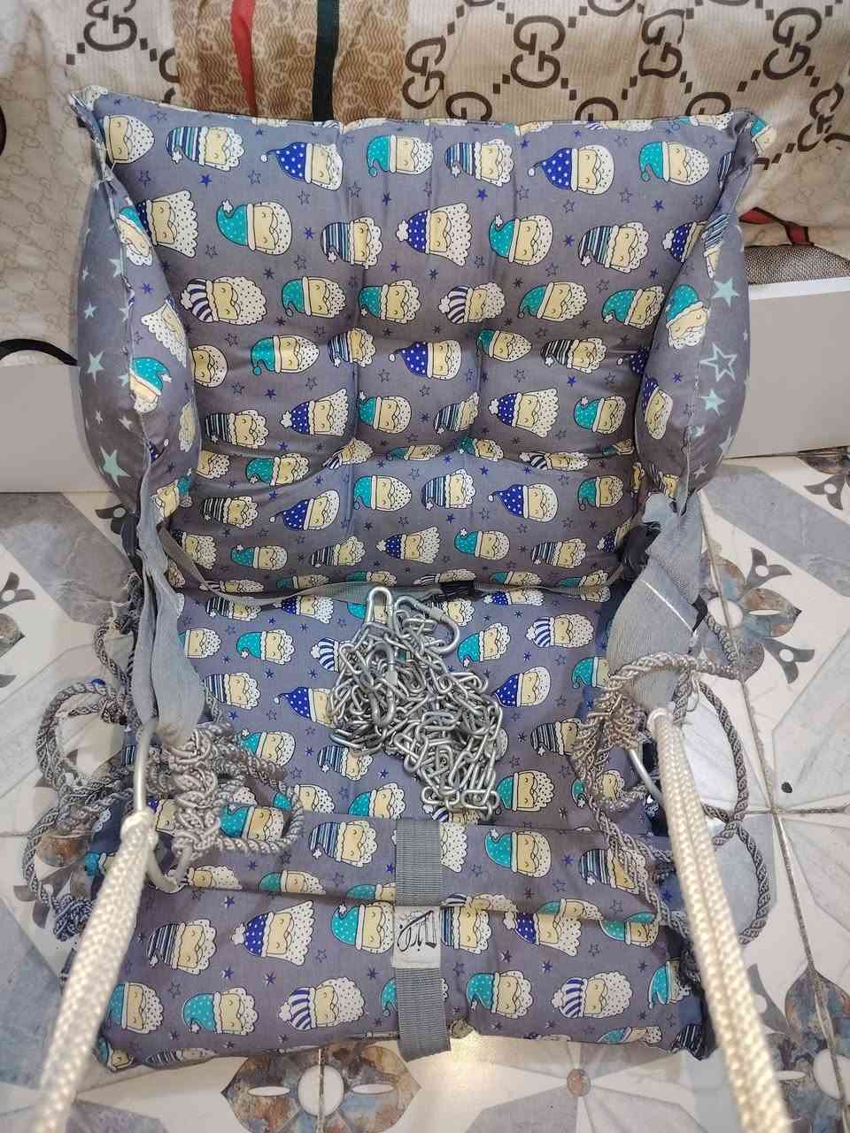 كاروك هزاز جديد ممستخدم ابد سعرا 75 وبي مجال
كرسي طعام جديد ممستخدم 35
كرسي مرجوحه . + حماله طفل + جنطه سعر 35
اسعار بيهن مجال جدد ممستخدام عنوان بغداد المشتل يوجد توصيل ***********
