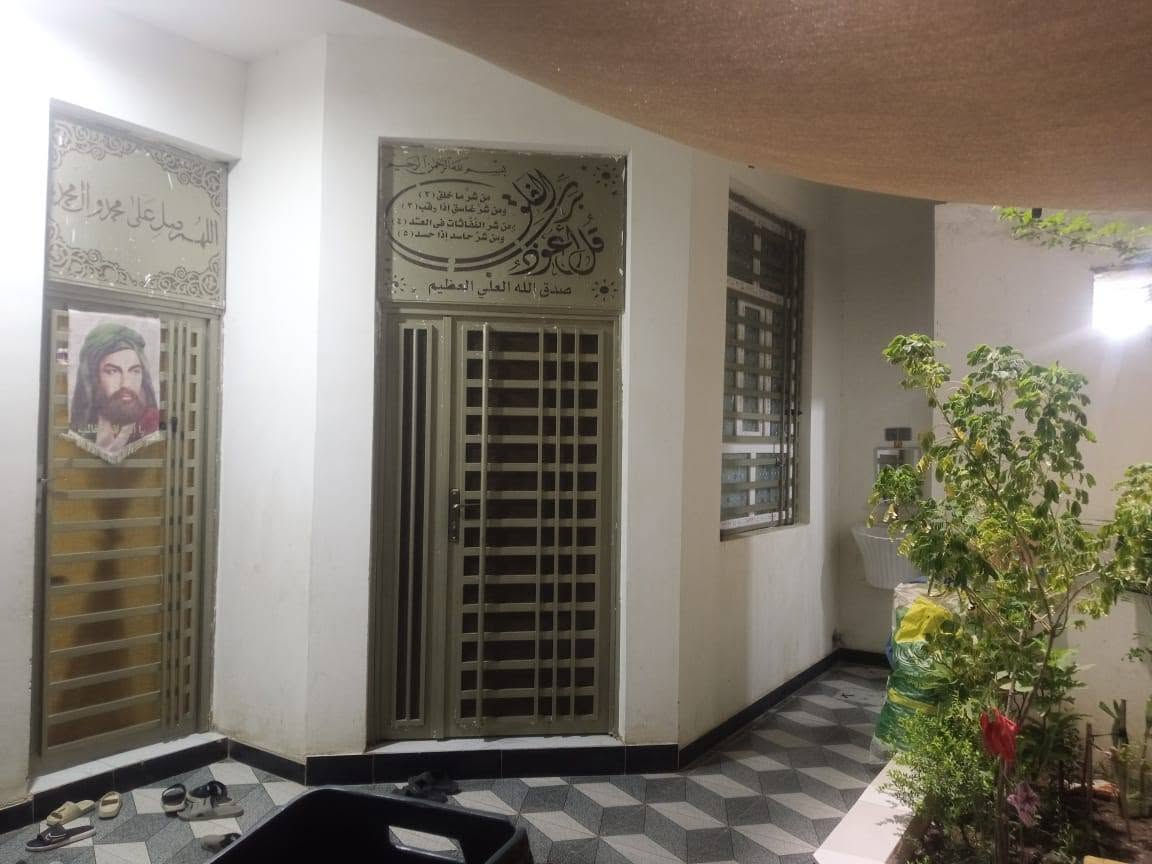 دار سكني زراعي للبيع مساحة 200م طابوك كونكريت في منطقة الطليعه الثانيه قرب مدرسة الامامين ع يحتوي علئ غرفتين وصاله وديوانيه ومطبخ وصحيات داخليه وخارجيه بناء 2026 خدمات متوفره ومدرسة قريبه عليه ،، شارع 10متر  السعر 100مليون للاستفسار *********** / *********** مكتب الكنز للعقار شارع سايدين للمستشفى التركي
