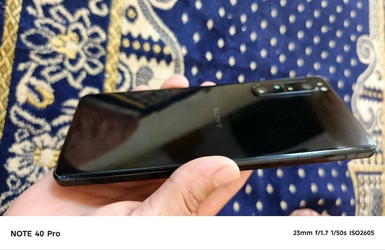 للبيع
سوني اكسبيريا سوگو 1 
جهاز شرط عباره عن كامره متحركه 
معالج سناب دراكون 865 
ببجي 60 فريم hdr
رام 8 ذاكرة 128 
شاشه 120 اوليد
بصمة اصبع 
كامرات وضعيات جثيره واحترافيه 
ضد المي والغبار IP67
جهاز شرط نظافه 95% 
بي خلل بسيط فقط السماعه الداخليه يحتاجلها فلاته ب15 الف تنزل من سعر الجهاز للشراي

نص مكتوب في الصور:
- NOTE 40 Pro
- 23mm f/1.7 1/50s ISO2606
- NOTE 40 Pro 23mm f/1.7 1/50s ISO1489
- NOTE 40 Pro 23mm f/1.7 1/50s ISO2605
- NOTE 40 Pro 23mm f/1.7 1/50s ISO2359