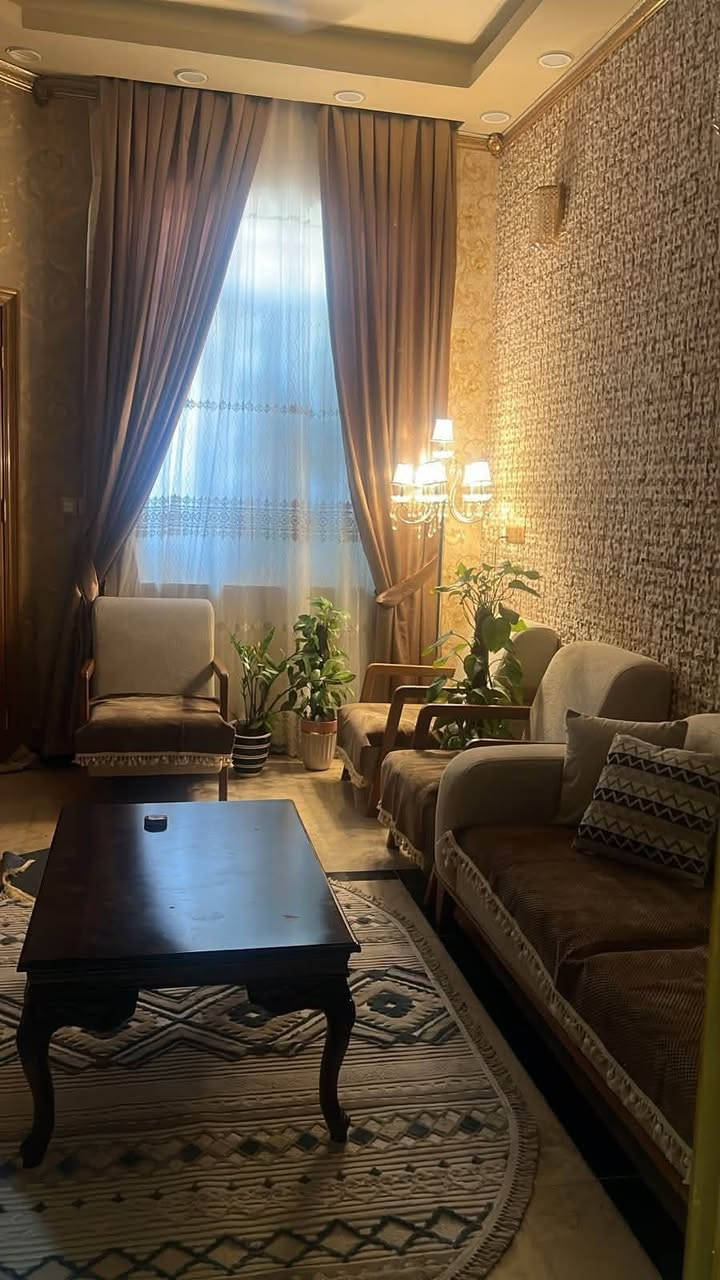 بيت للبيع مساحه 100متر طابقين بناء طابوق درجه اولى قريب على الشارع العام وقريب على خط الكوسترات موقعه جدا ممتاز طابو زراعي سند 25باسمي تحويل مباشر السعر 165وبي مجال ***********
