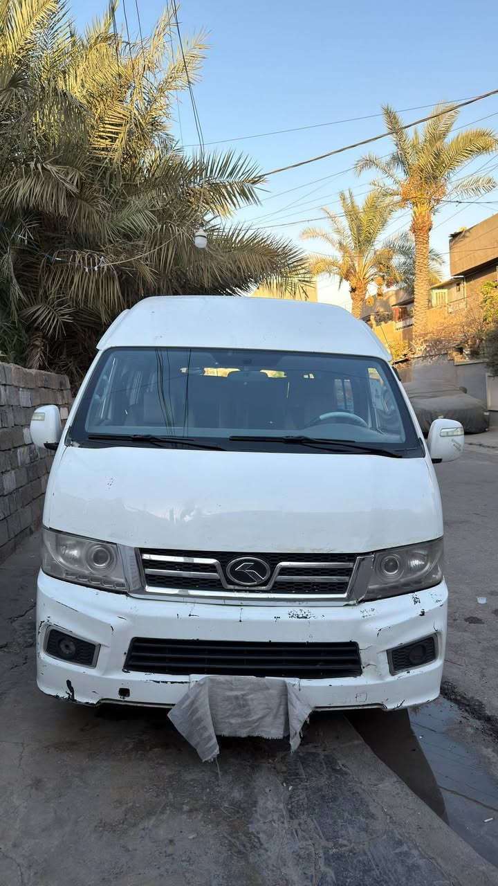السلام عليكم سياره كنك  لونك محرك  جنبي 3قوايش  موديل 2020 رقم بغداد تحويل مباشر السياره حره عليه غرامه 5ملاين 200الف هيئيه و مرور صدر امامي خلفي كله جديد اكسل هايسه كلج جديد السعر 140ورقه والغرامه تنزل من سعر السياره رقم الهاتف للاستفار أو الاتصال : *********** مكاني بغداد
