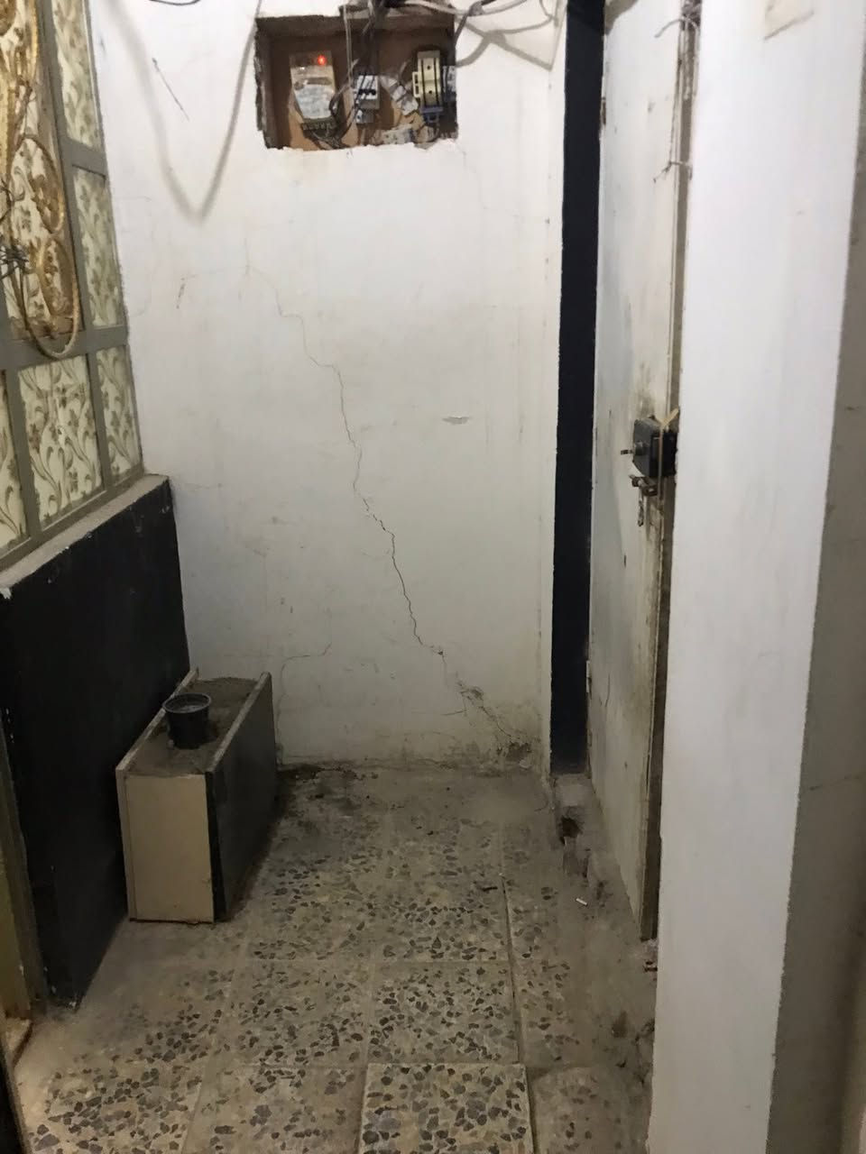سلام عليكم بيت للبيع
المساحه ٤٠ متر

الواجهه ٤ متر والنزال ١٠ متر 

رقم العقار ٥٧٢٨٦

البناء طابوق جيري 

السقف عكاده 

السعر٣١ 

يبعد عن شارع المجمعات ١٠٠ مترخلف المجمع الكوري

***********
