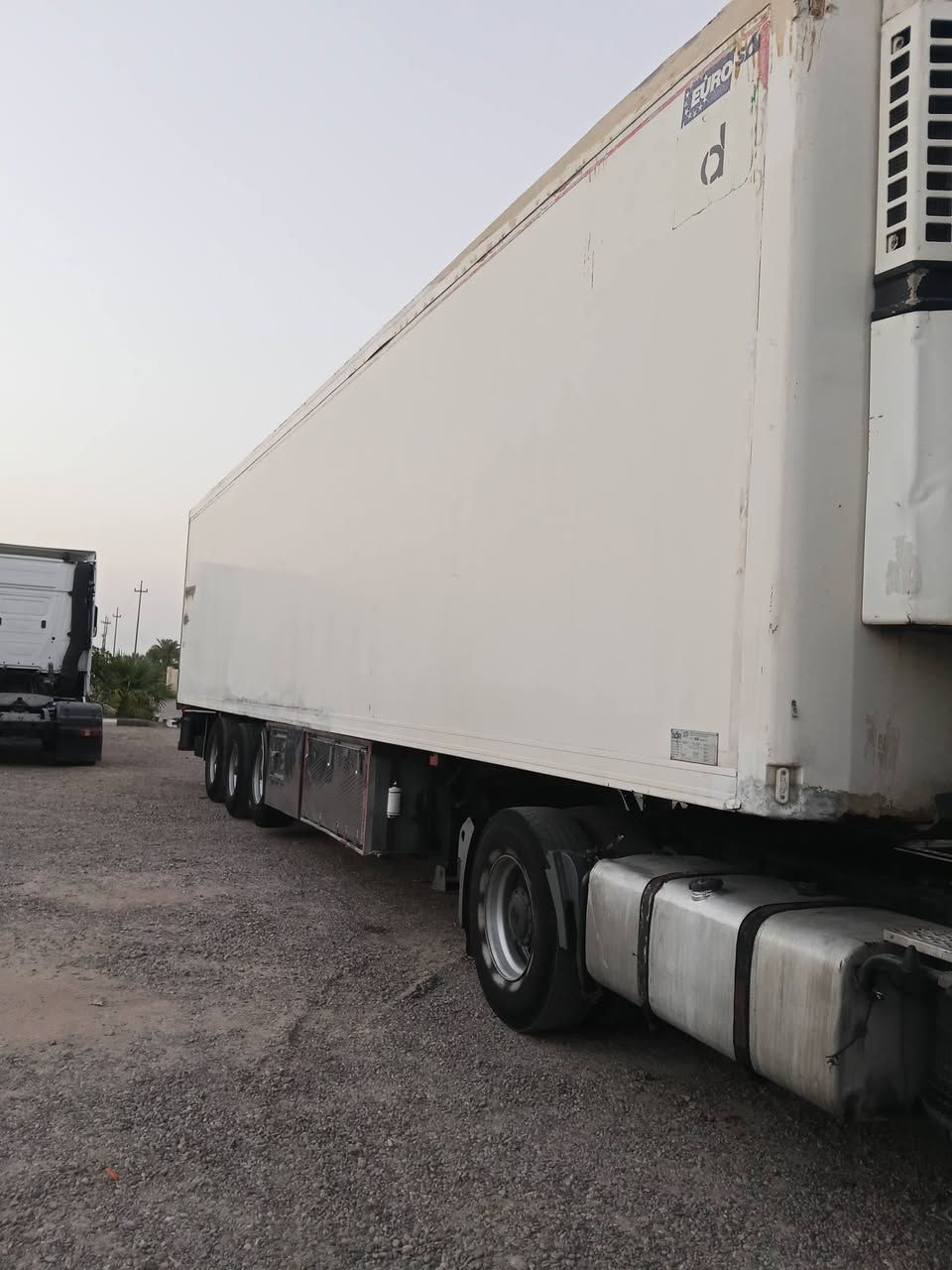 سلام عليكم سياره للبيع موديل 2000 براد سور موديل 2000/ السعر 285/***********
