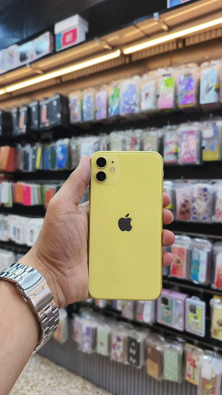 ايفون 11 عادي💛
🔥السعرر نارر 190
الذاكره 64🔥
 شاشه مستبدله اصليه ✅
بطاريه 75✅
  سيم 1✅
بصمه ليسه شغاله
ضمان جهاز  +وصل محل👍
توصيل جميع المحافظات 🚕
عنوان محل موصل سوق النبي مقابل خزان ماء📍
       سنترـــM
للاستفسار رقمي بي واتساب راسلني🤳 
***********
